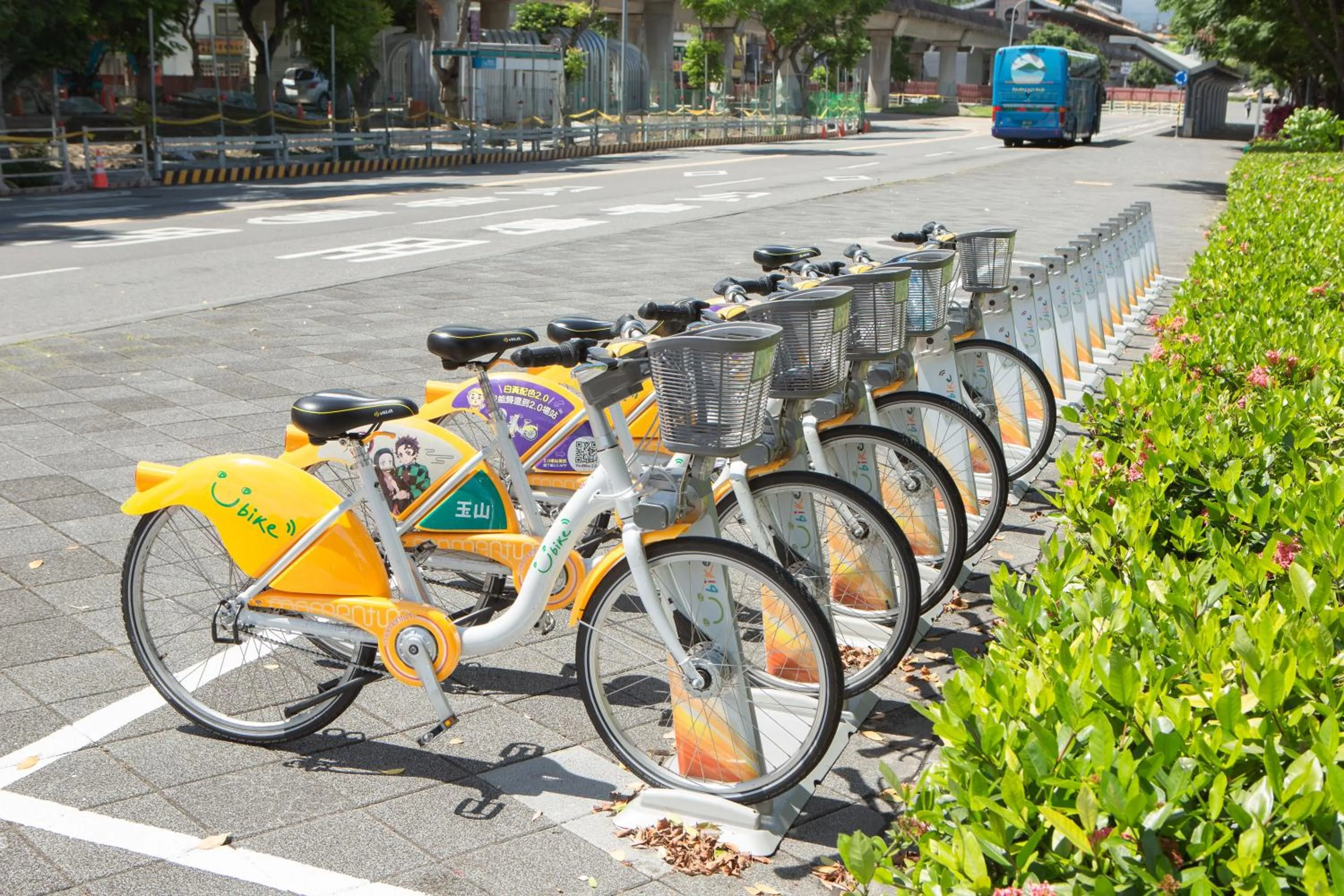 Corner Hostel & Cafe