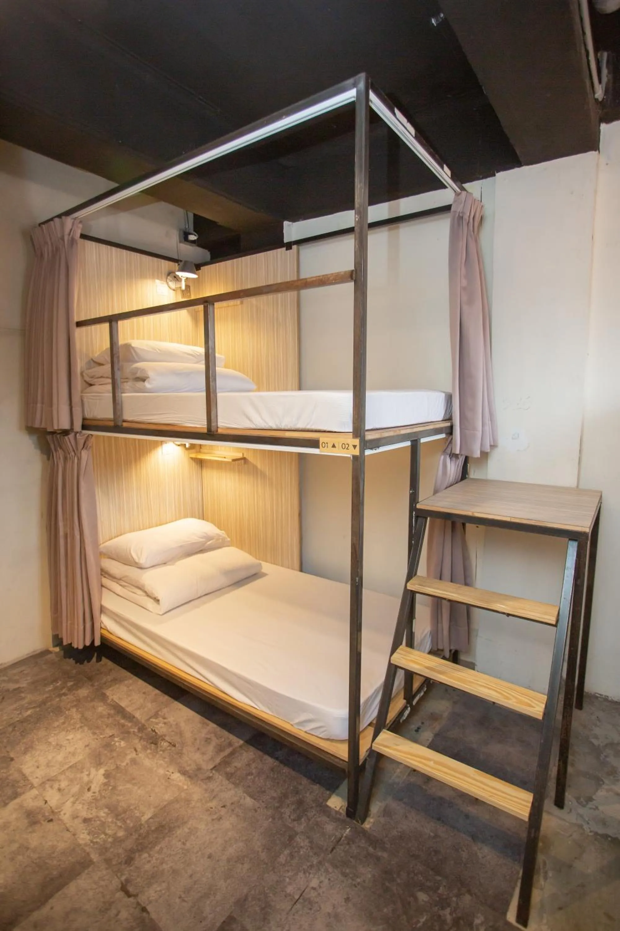 Bed in Corner Hostel & Cafe