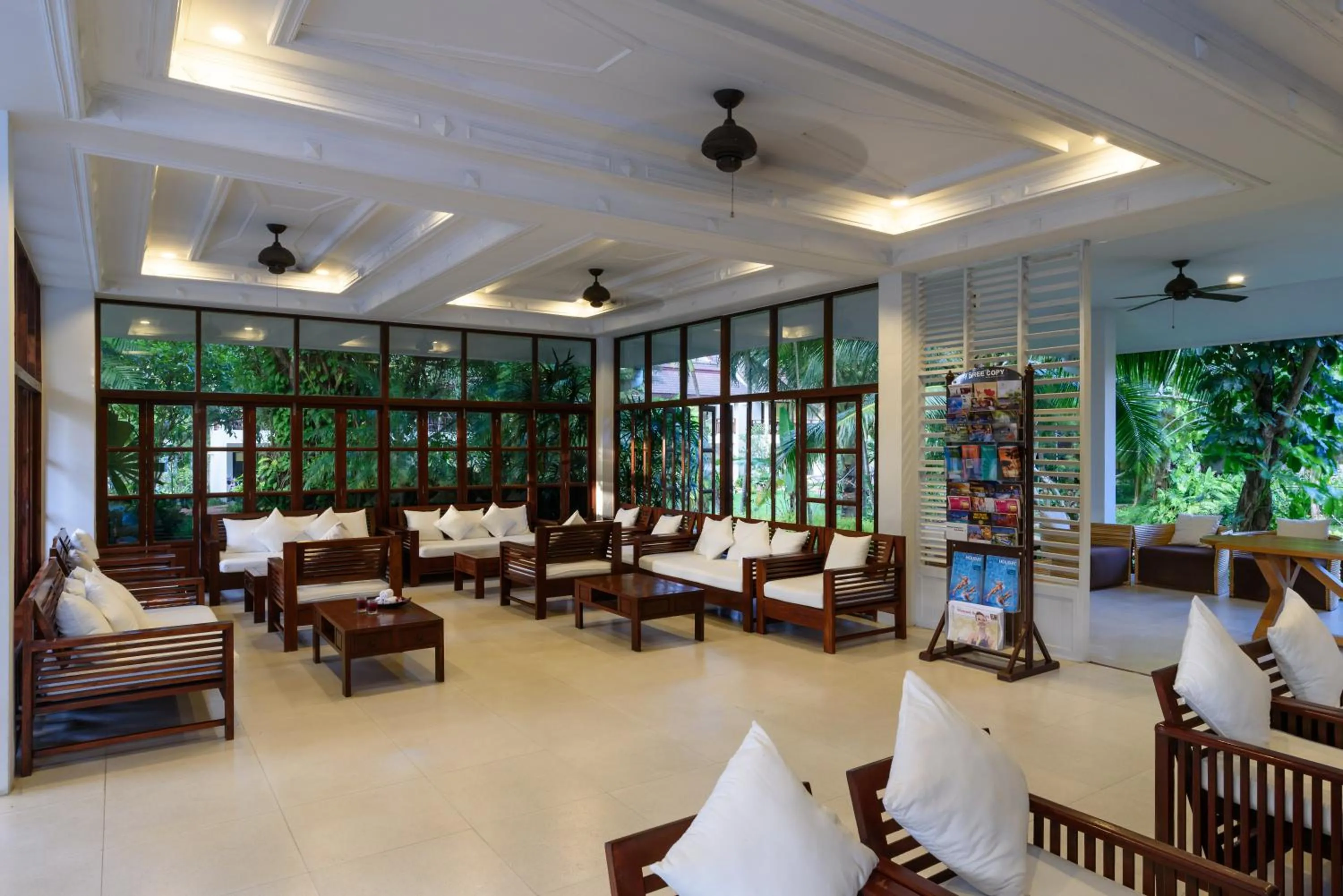 Lobby or reception in Paradise Beach Resort, Koh Samui - SHA Extra Plus