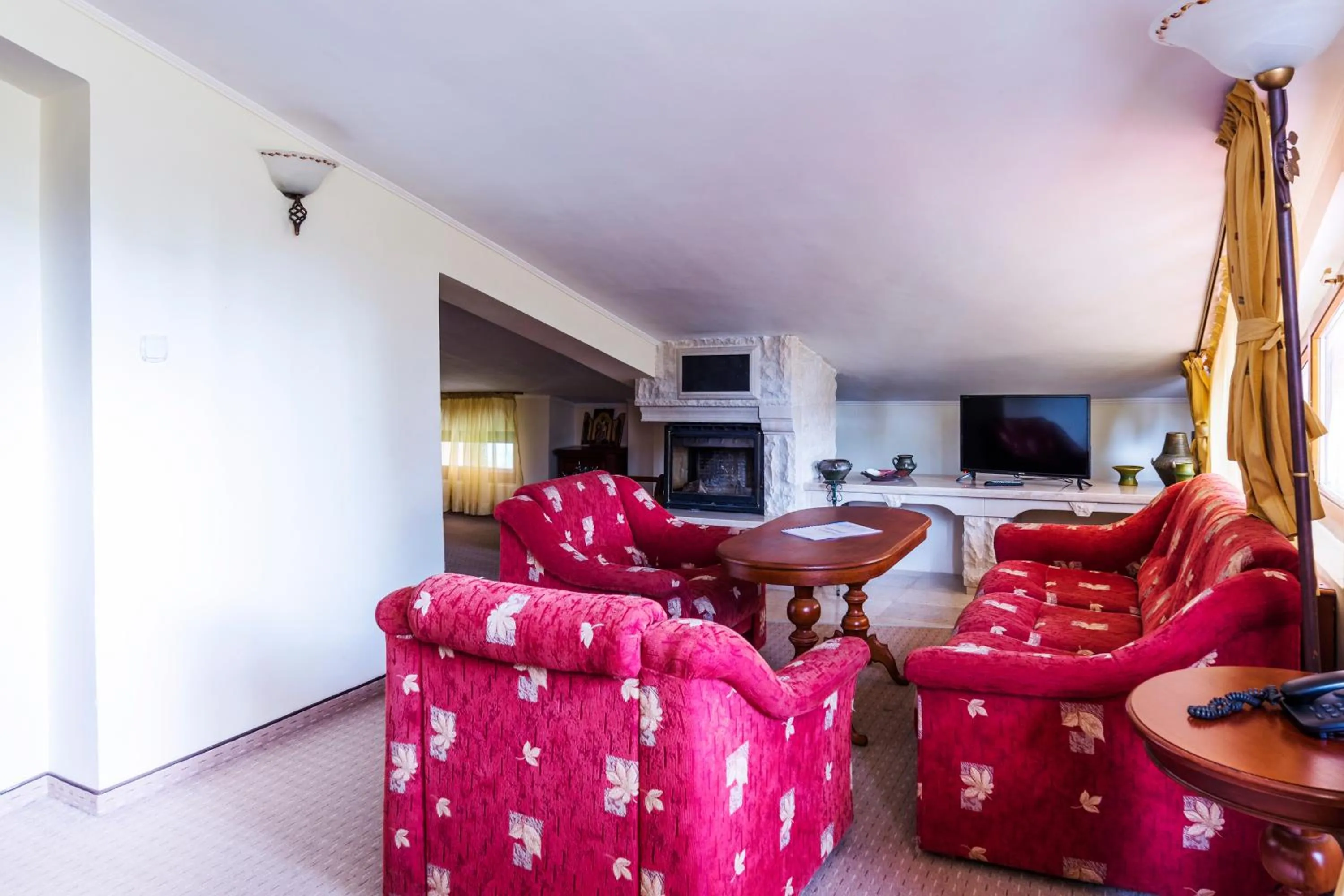 Living room in Elina Hotel