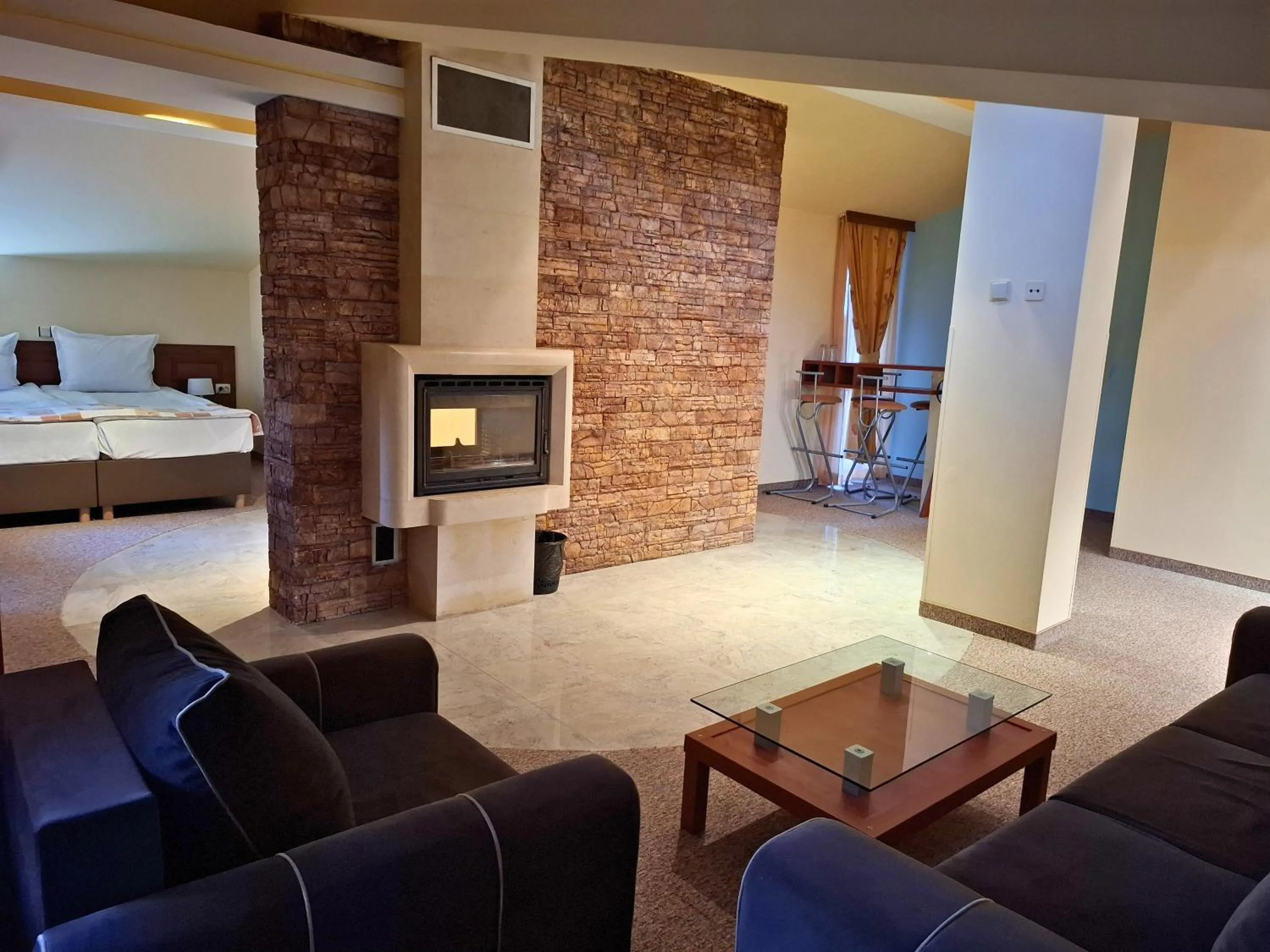 Living room, Bed in Elina Hotel