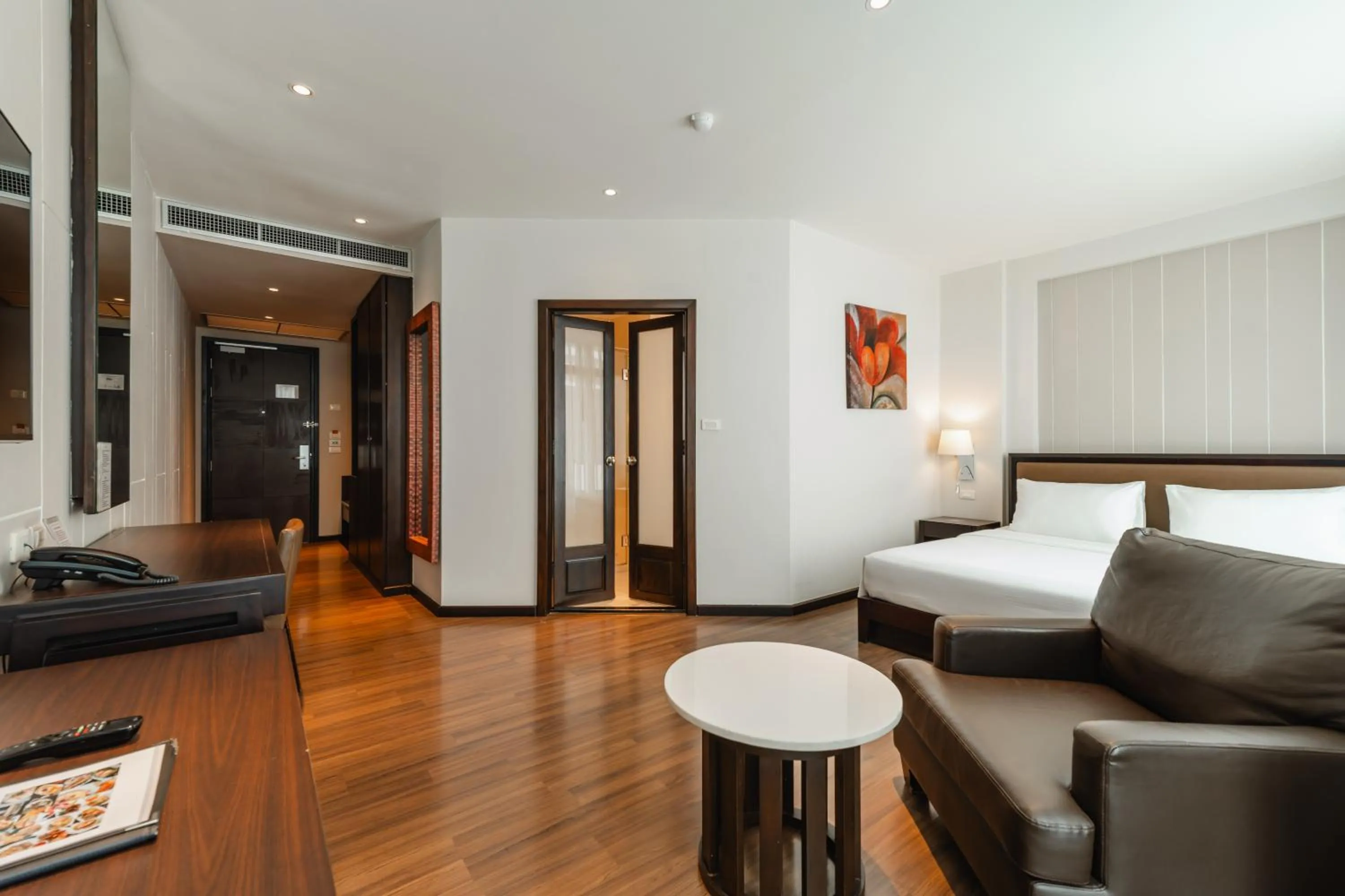 Bathroom, Bed in The Dawin Hotel