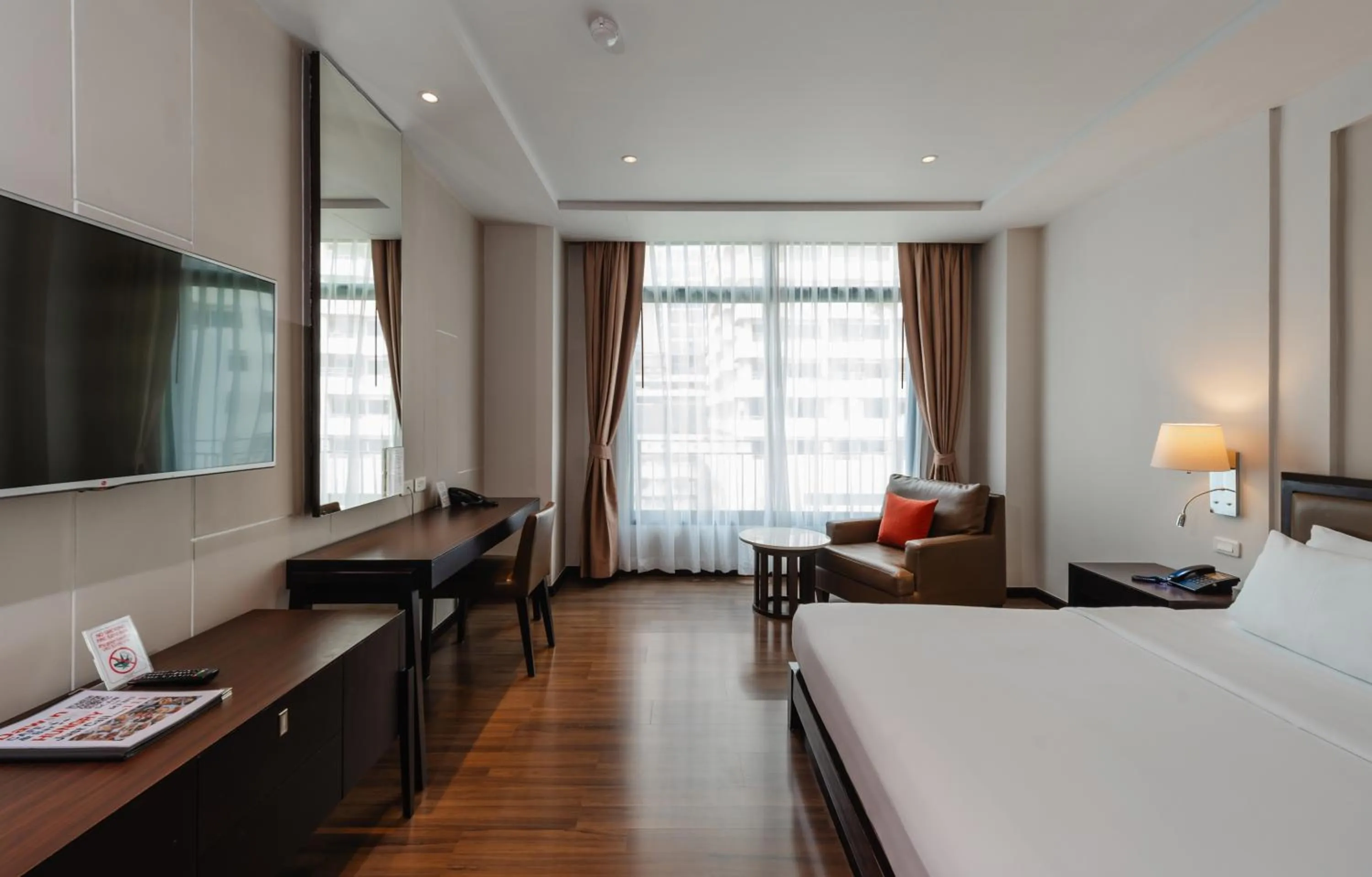 Coffee/tea facilities, Bed in The Dawin Hotel