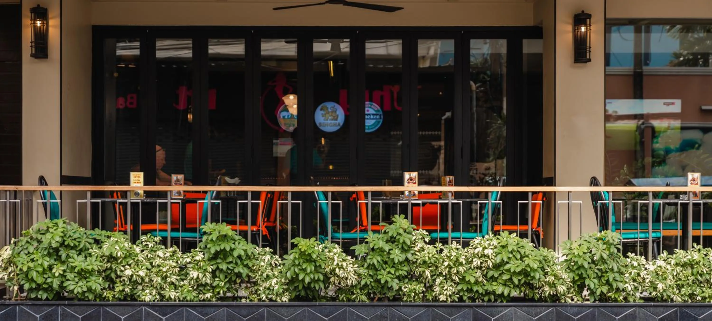 Restaurant/places to eat in The Dawin Hotel