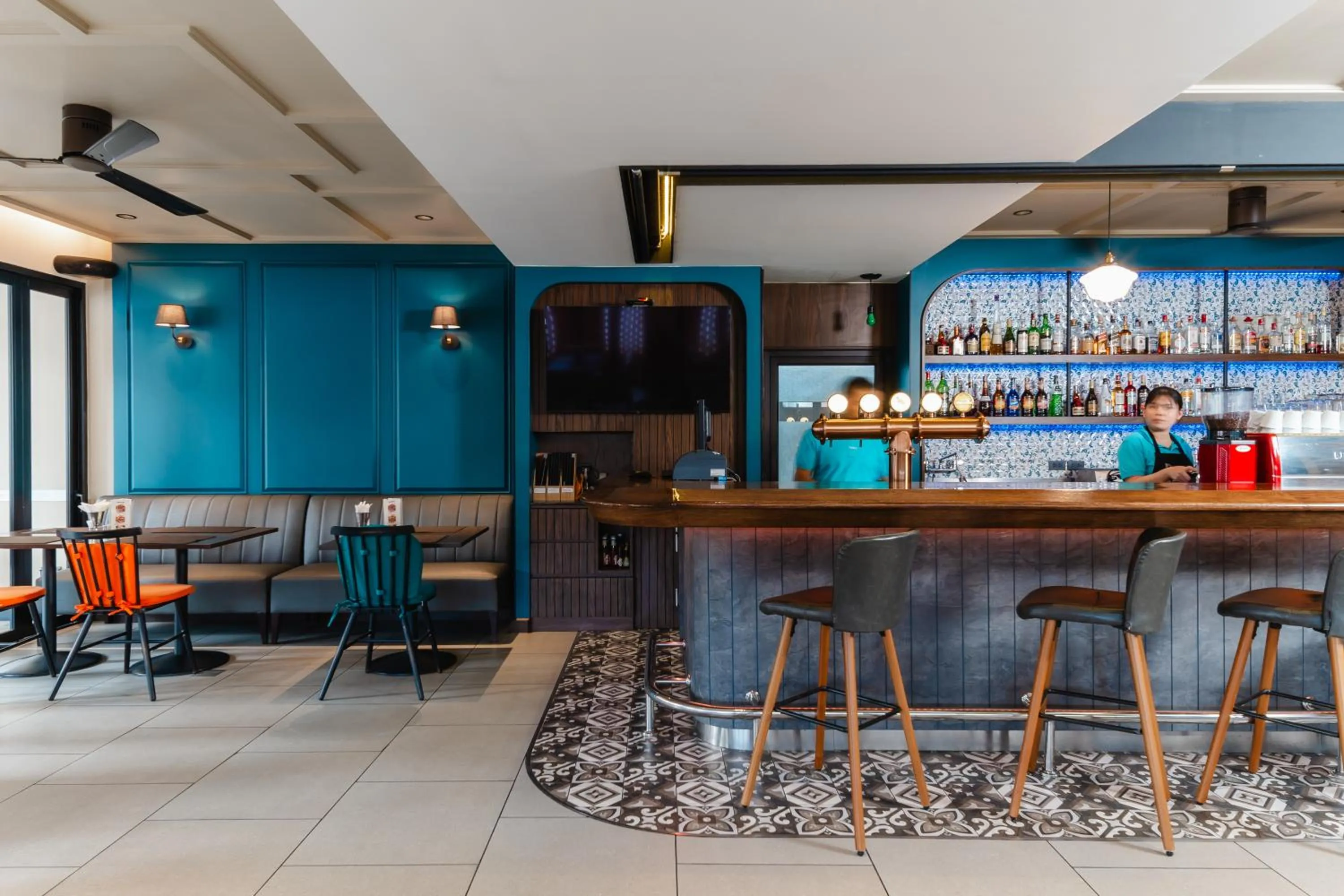 Restaurant/places to eat in The Dawin Hotel