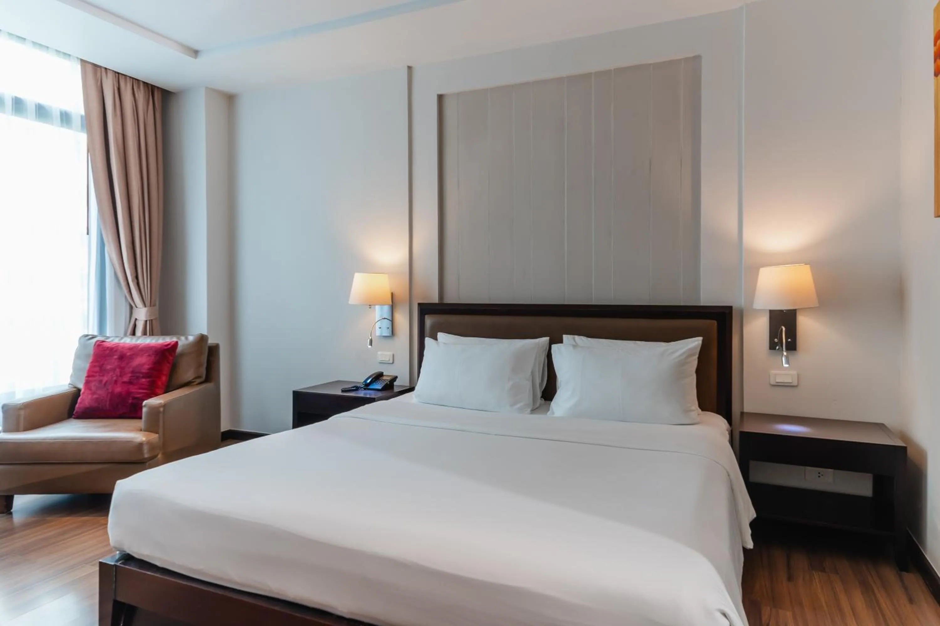 Bathroom, Bed in The Dawin Hotel