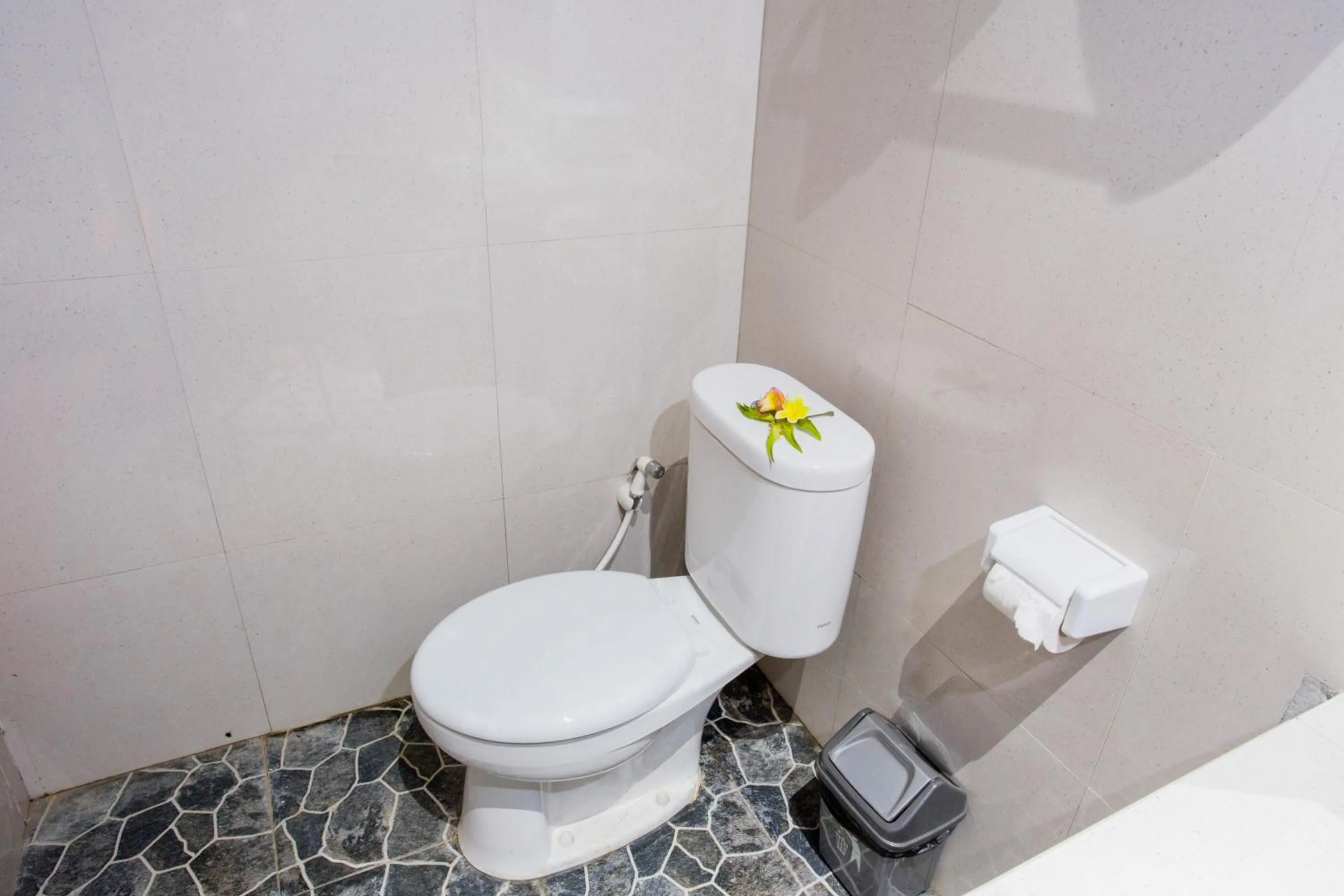 Toilet in 221 Garden Cottages