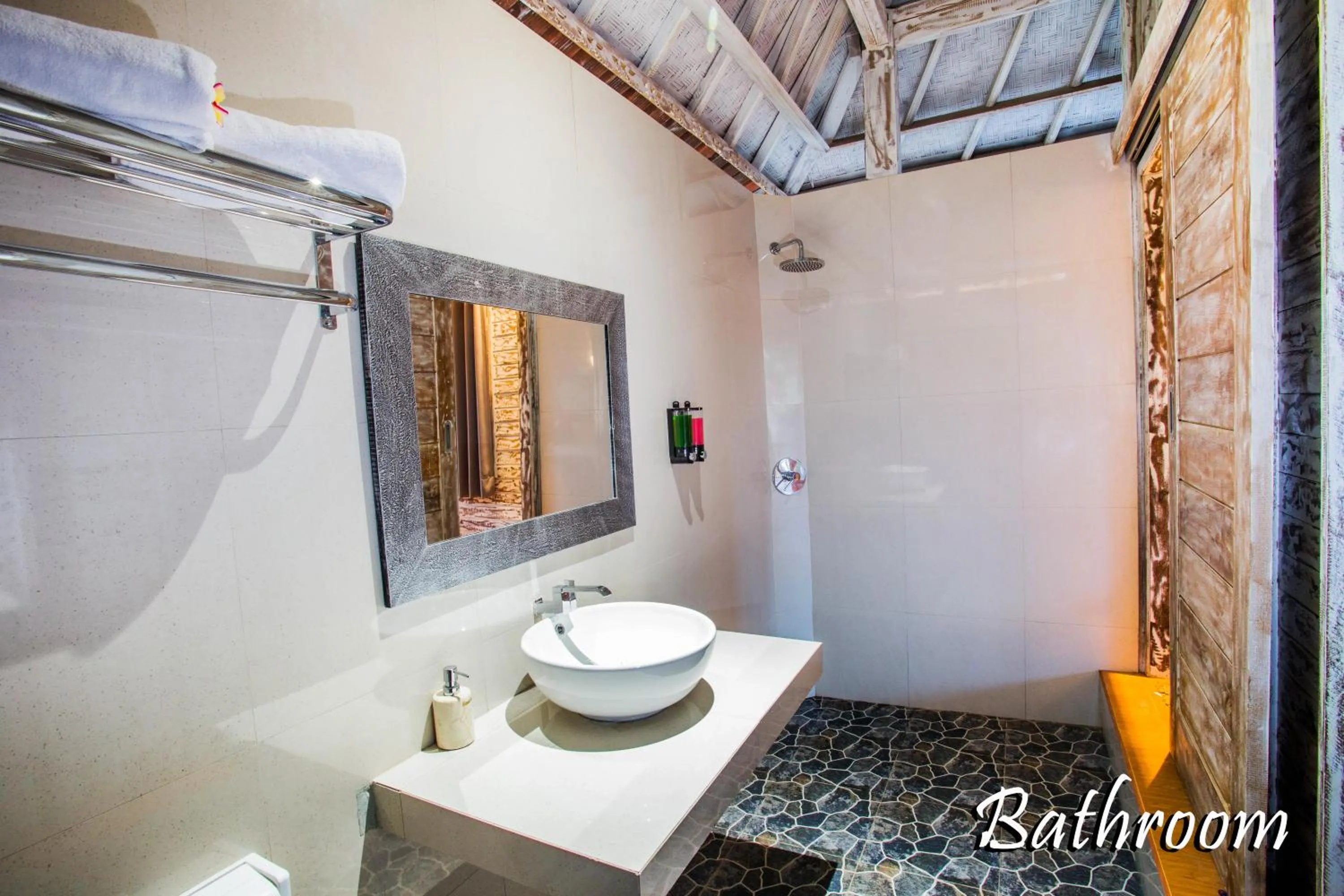 Shower in 221 Garden Cottages