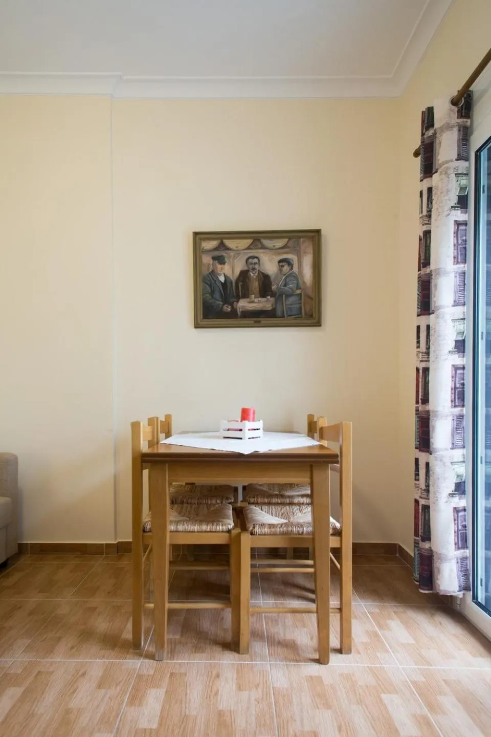 Dining area in Acropolis Heart