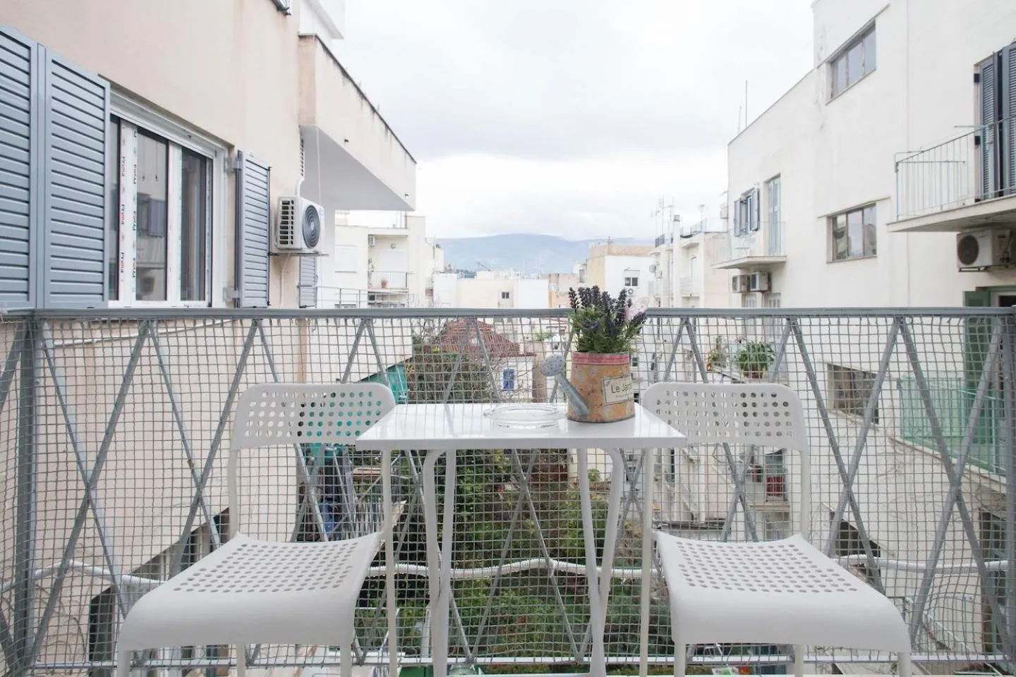 Neighbourhood in Acropolis Heart