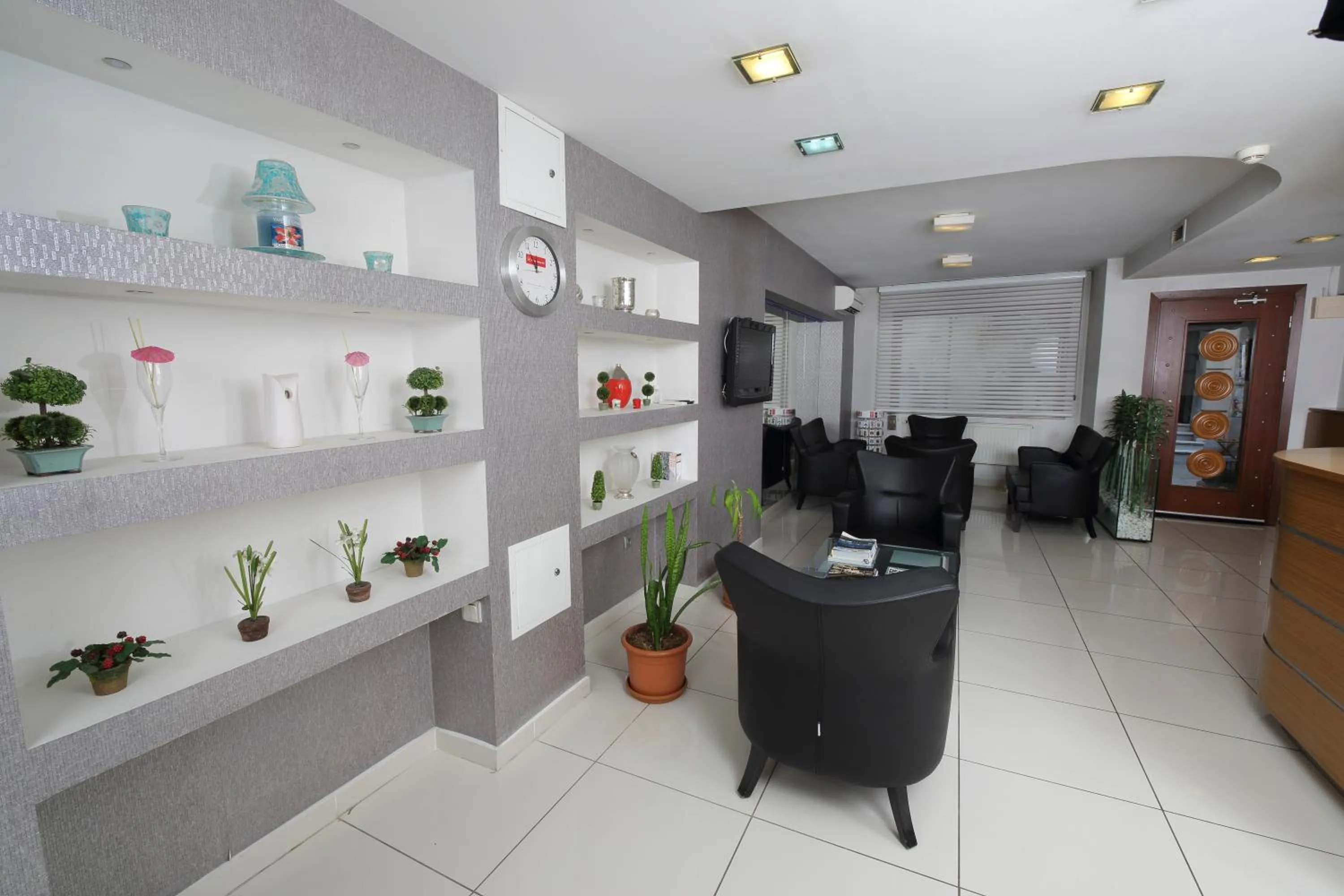 Facade/entrance in Entes Apart