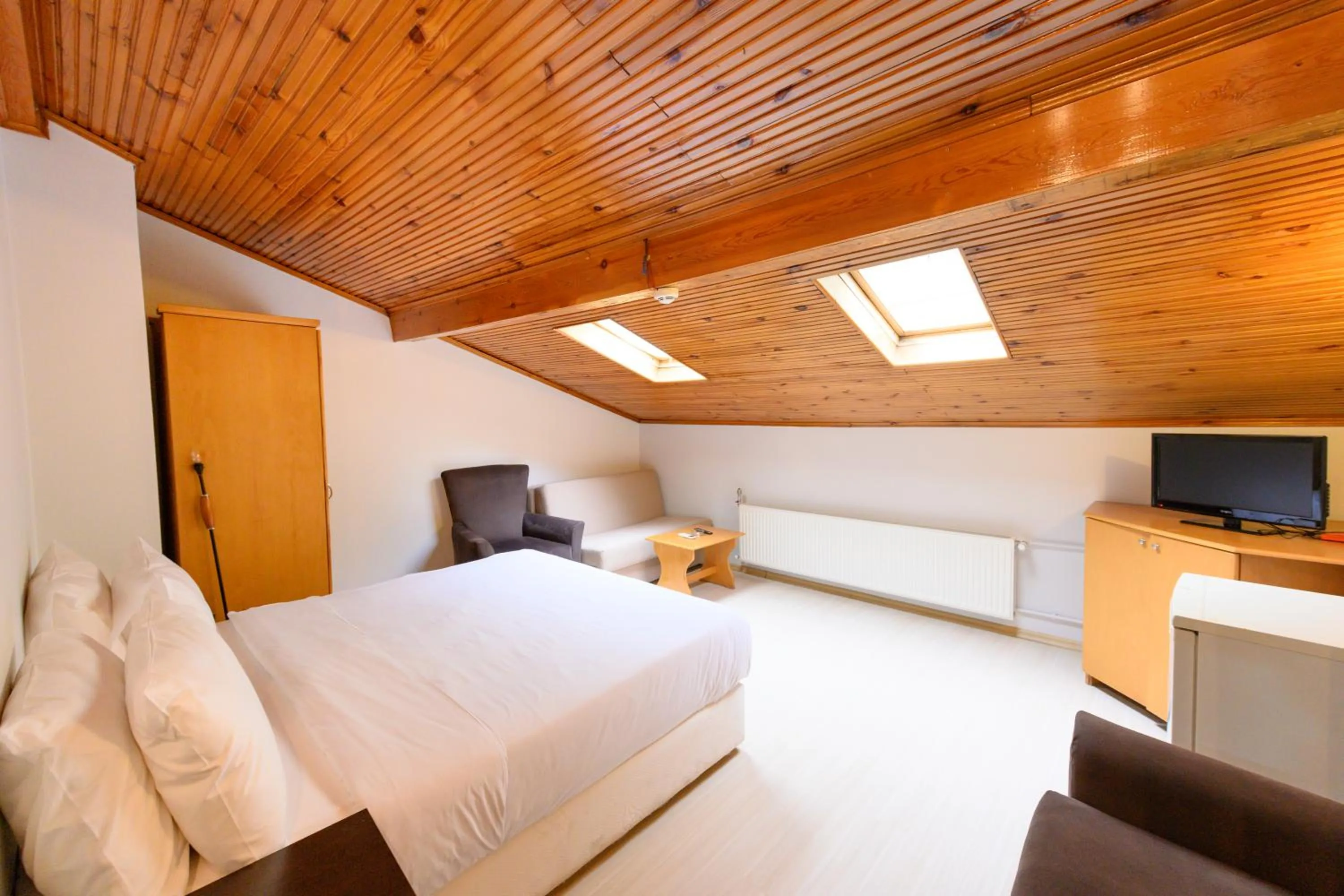 Photo of the whole room, Bed in Entes Apart