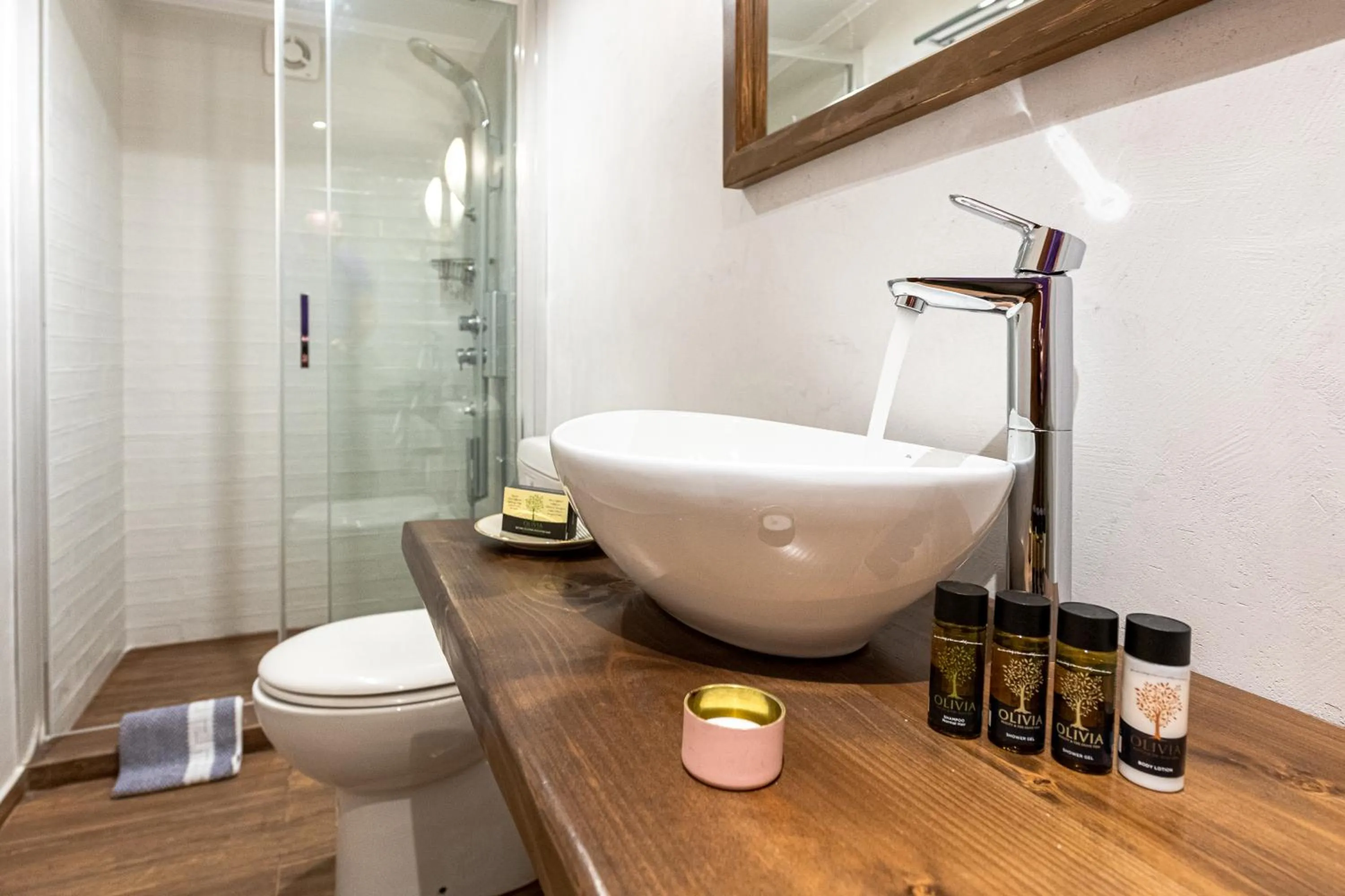 Shower in Ef Zin Hotel Arachova