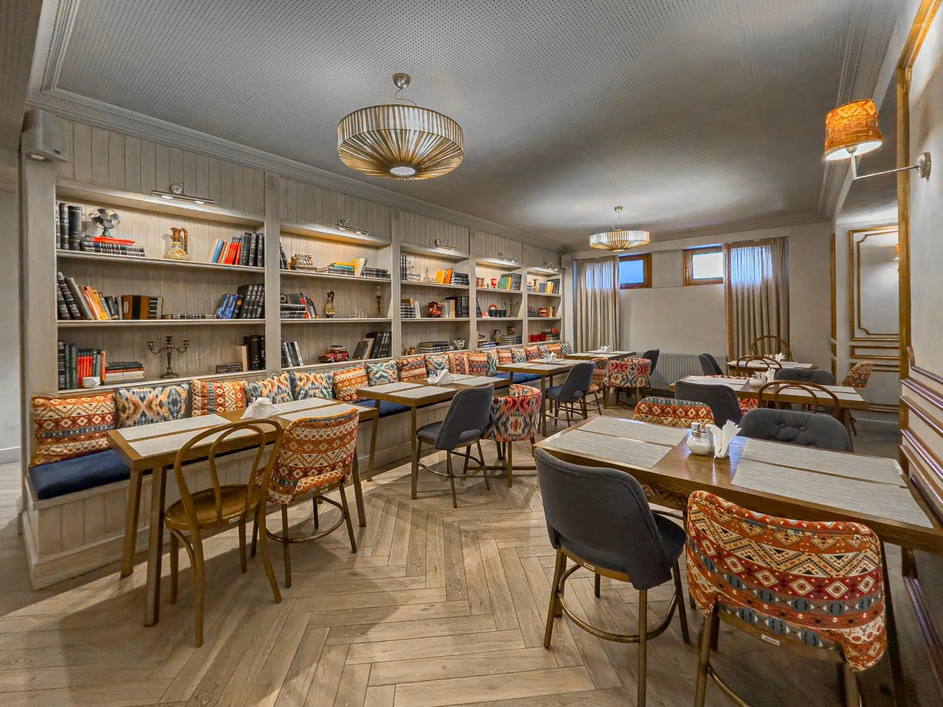 Restaurant/places to eat in Ef Zin Hotel Arachova
