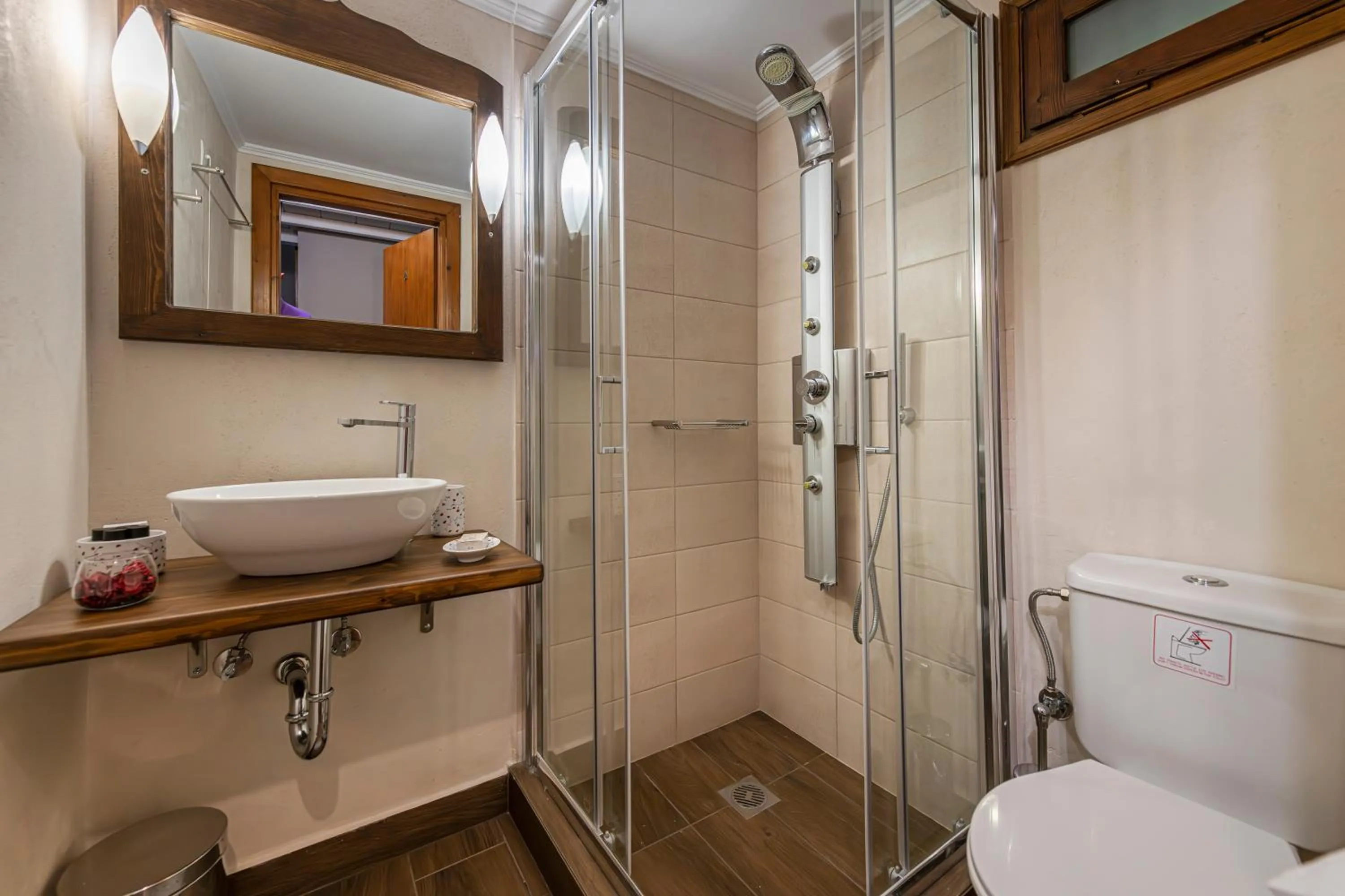 Shower in Ef Zin Hotel Arachova