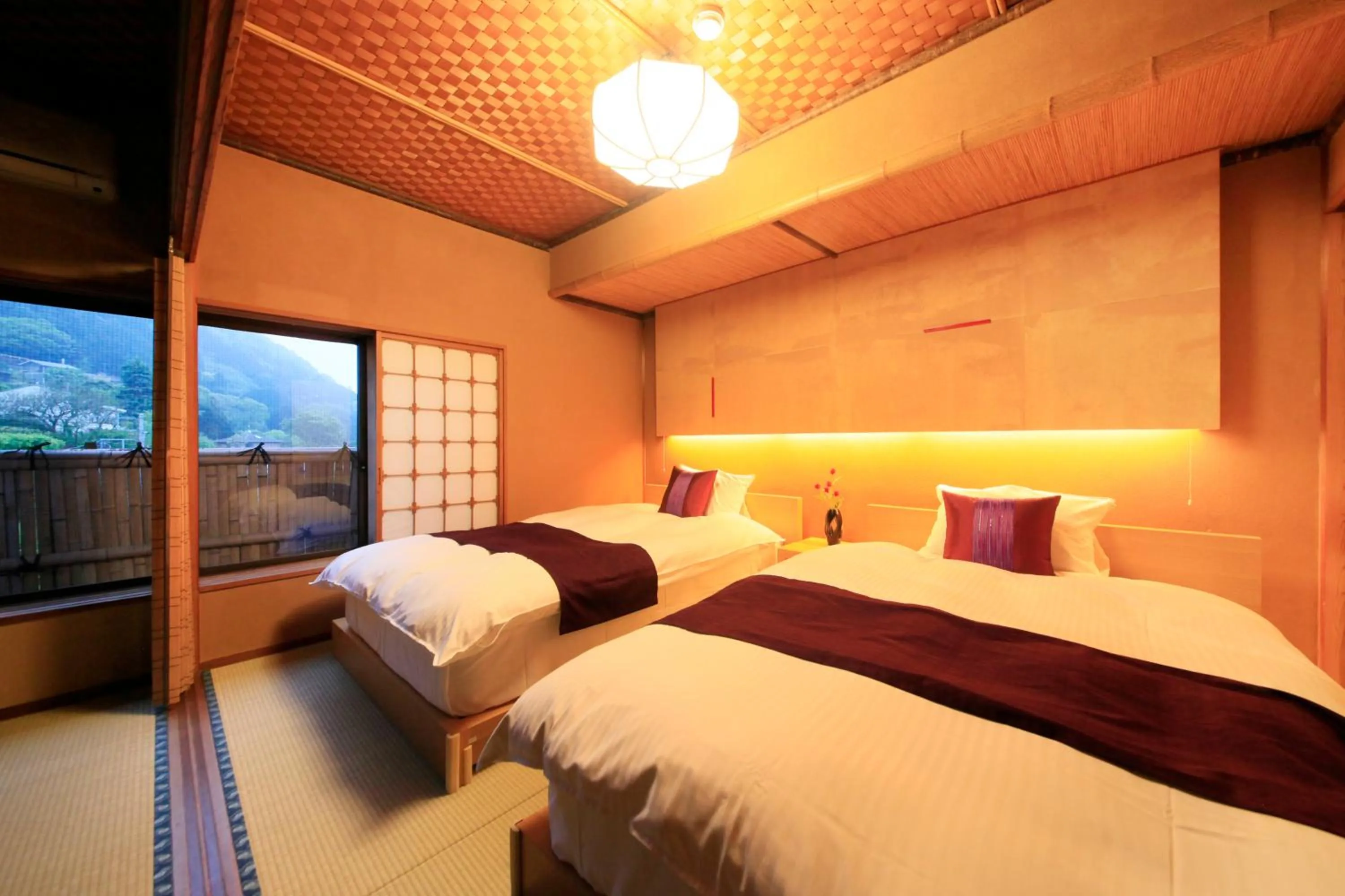 Bed in Wakamatsu HakoneYugawara