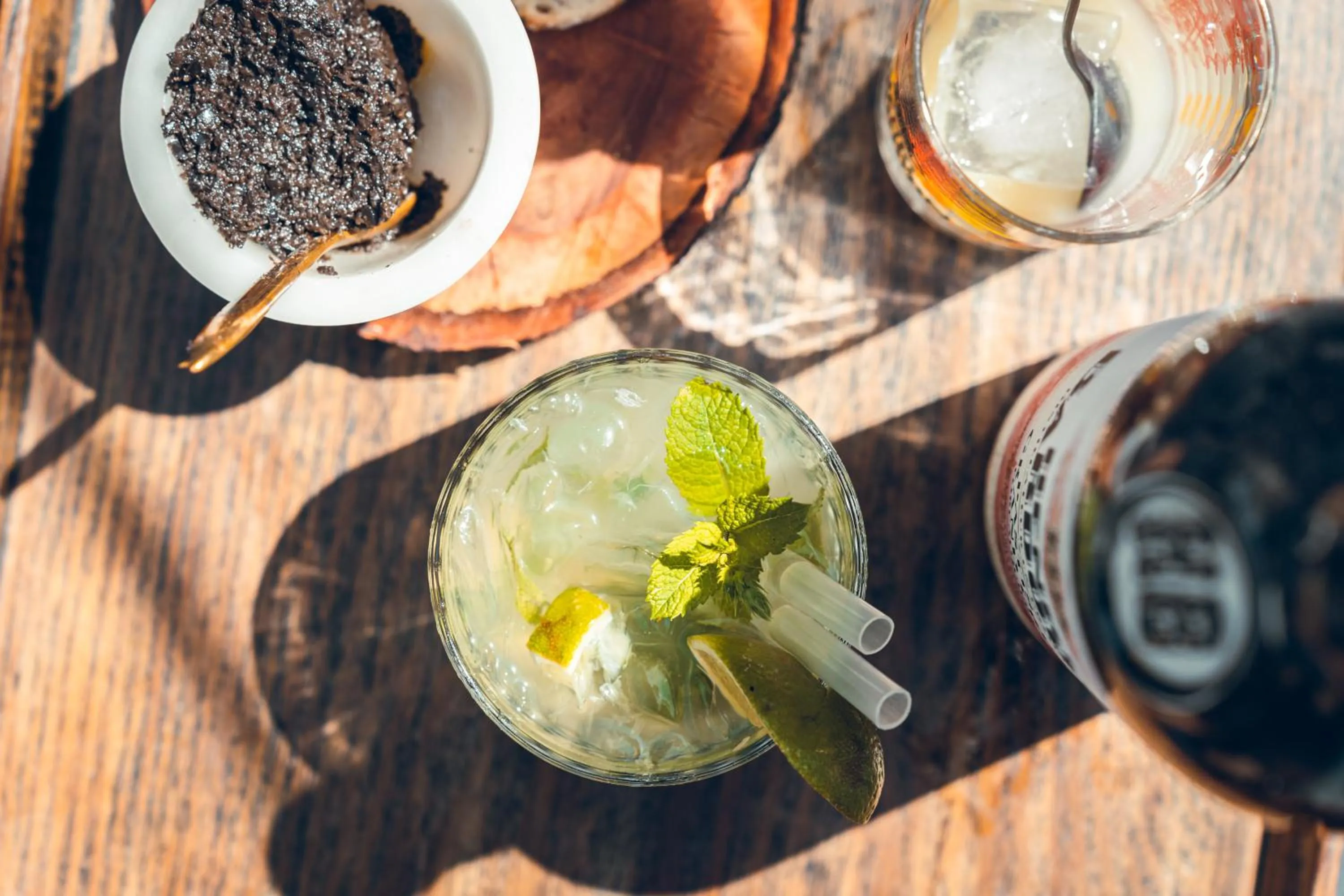 Alcoholic drinks in Logis Hôtel La Magnanerie - Côté Bistro