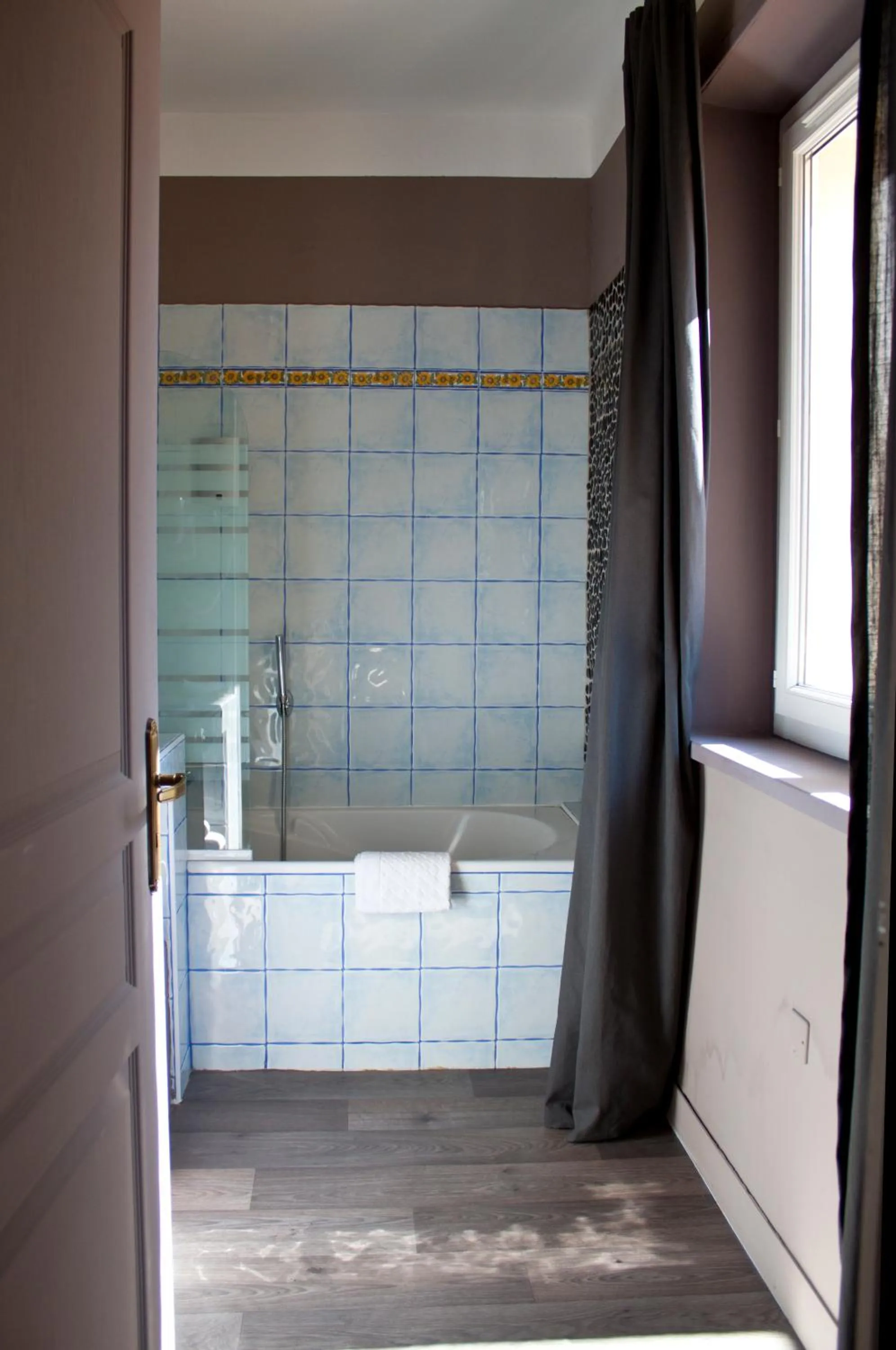 Bathroom in Logis Hôtel La Magnanerie - Côté Bistro