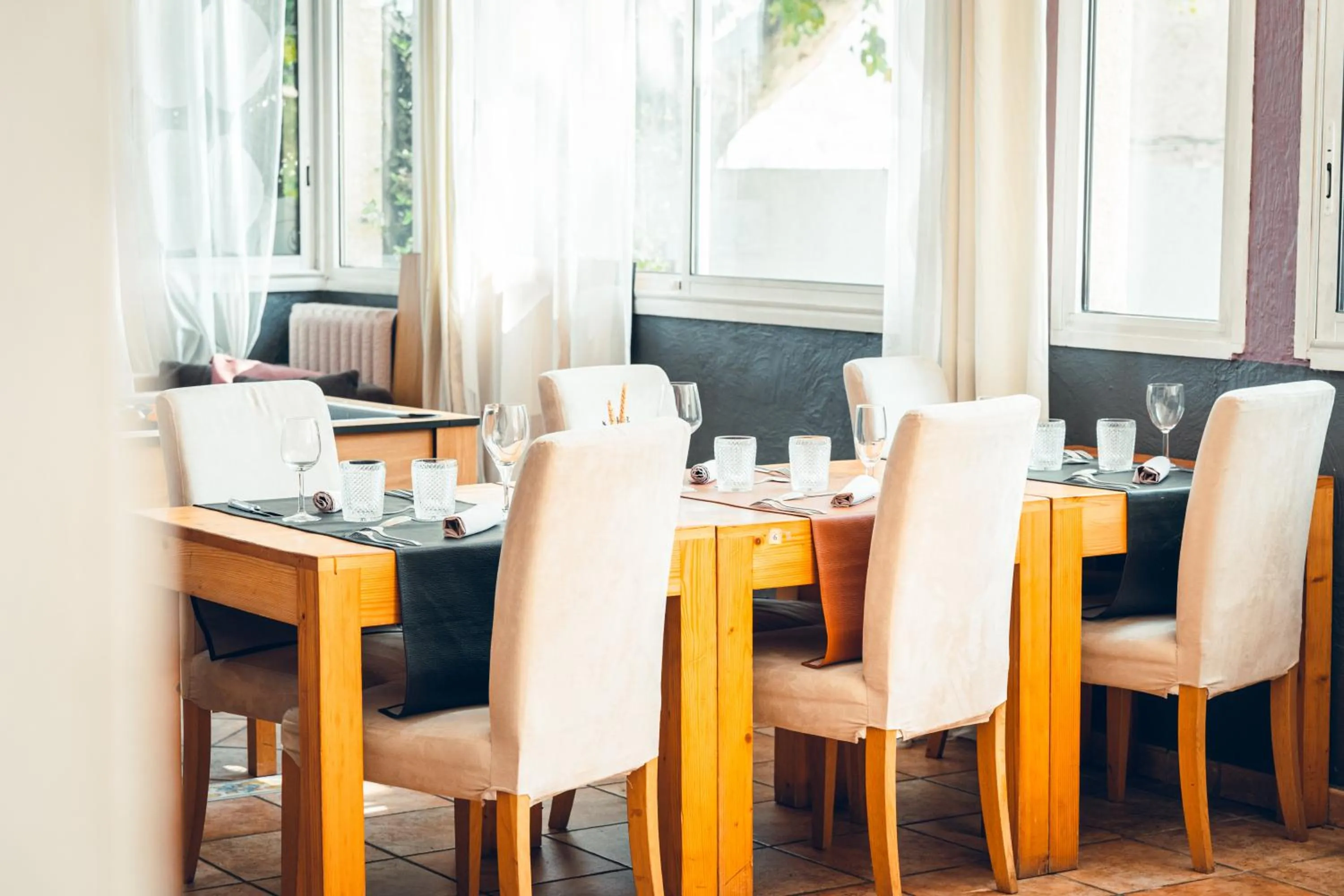 Restaurant/places to eat in Logis Hôtel La Magnanerie - Côté Bistro