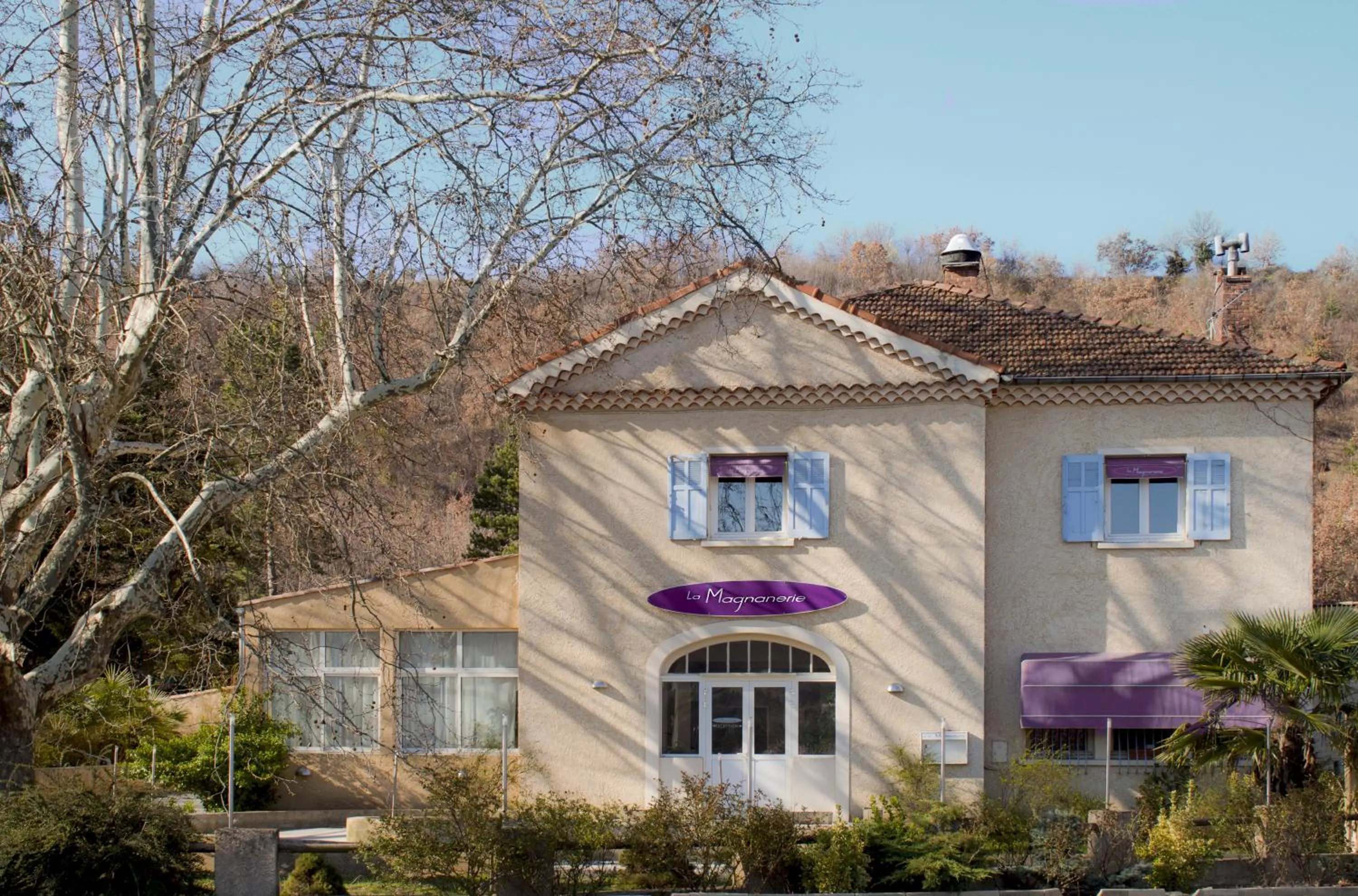 Facade/entrance in Logis Hôtel La Magnanerie - Côté Bistro