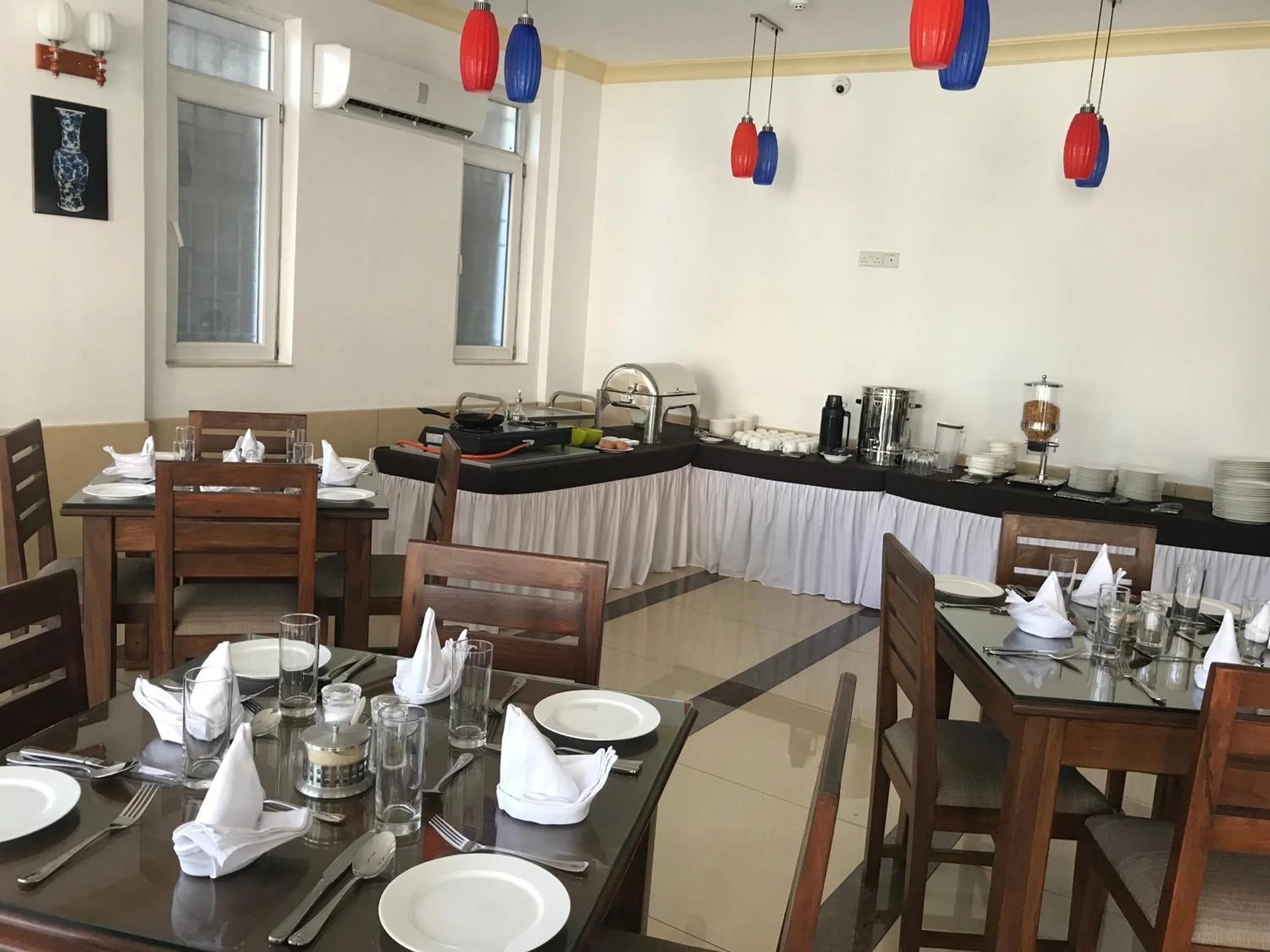 Restaurant/places to eat in Chelsea Hotel