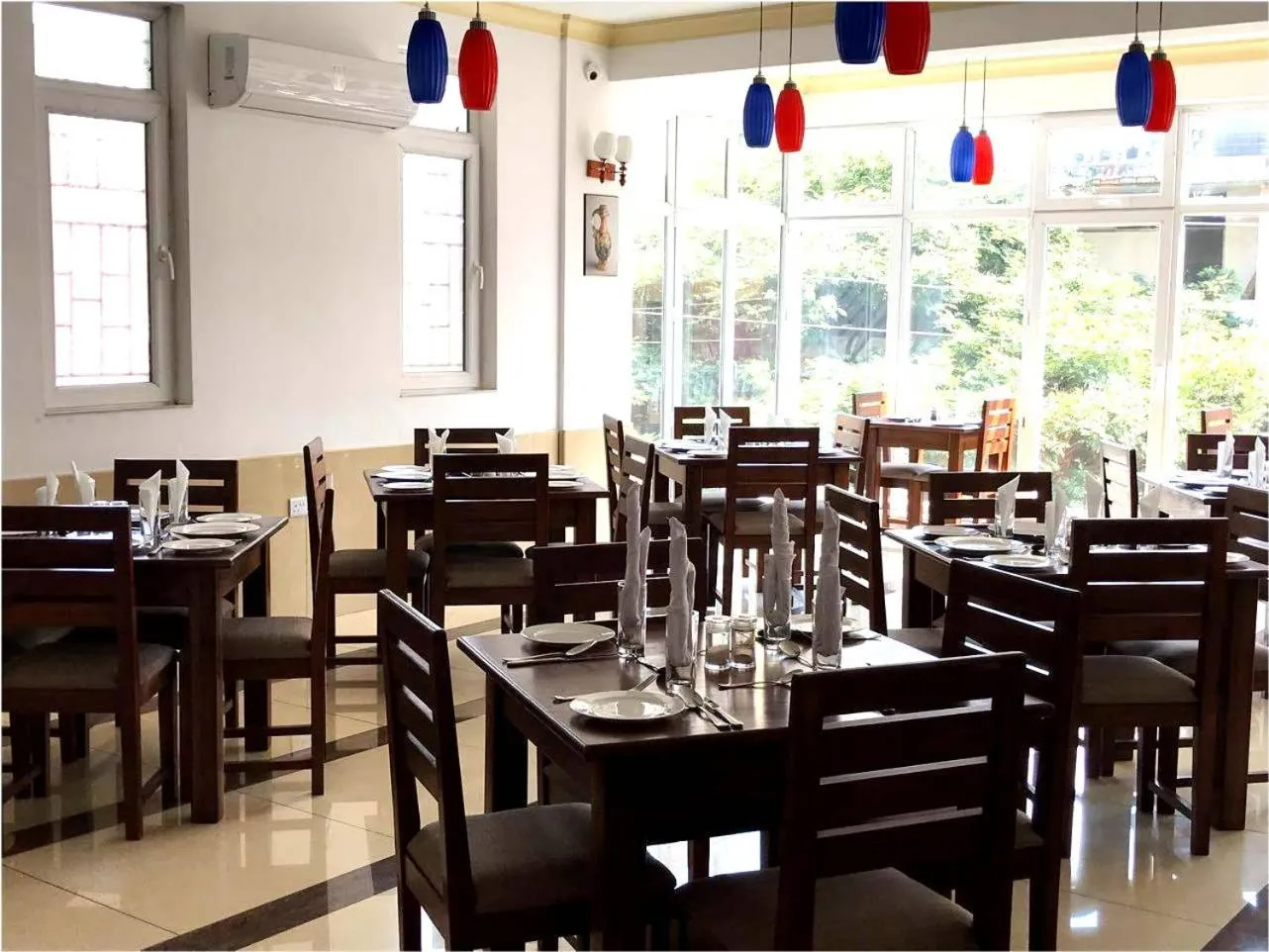 Restaurant/places to eat in Chelsea Hotel