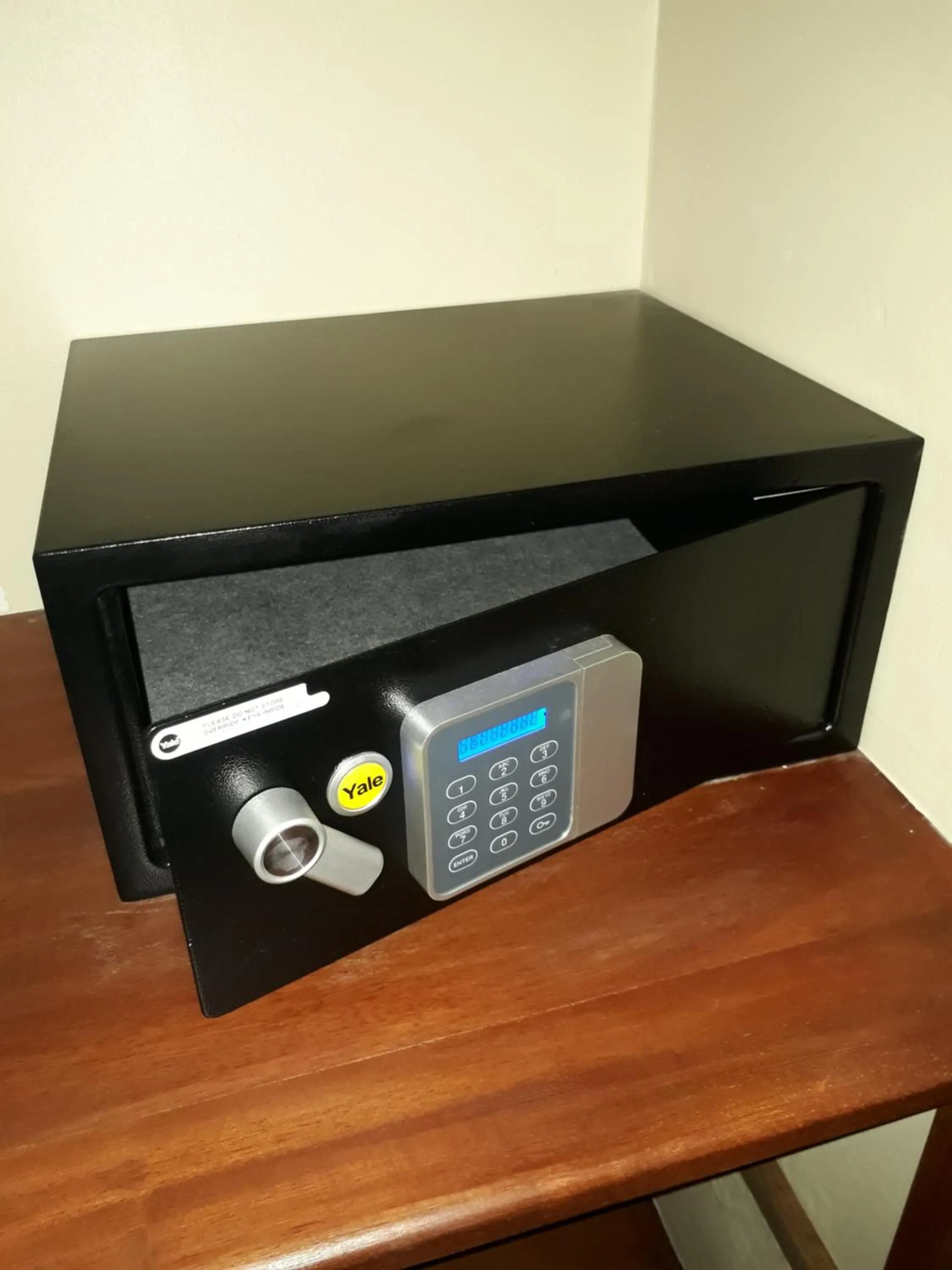 safe in Chelsea Hotel