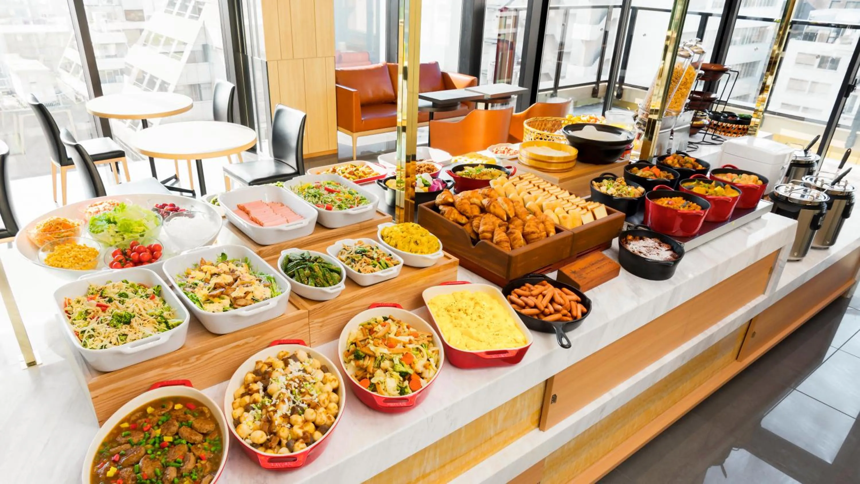 Food and drinks in Candeo Hotels Tokyo Shimbashi