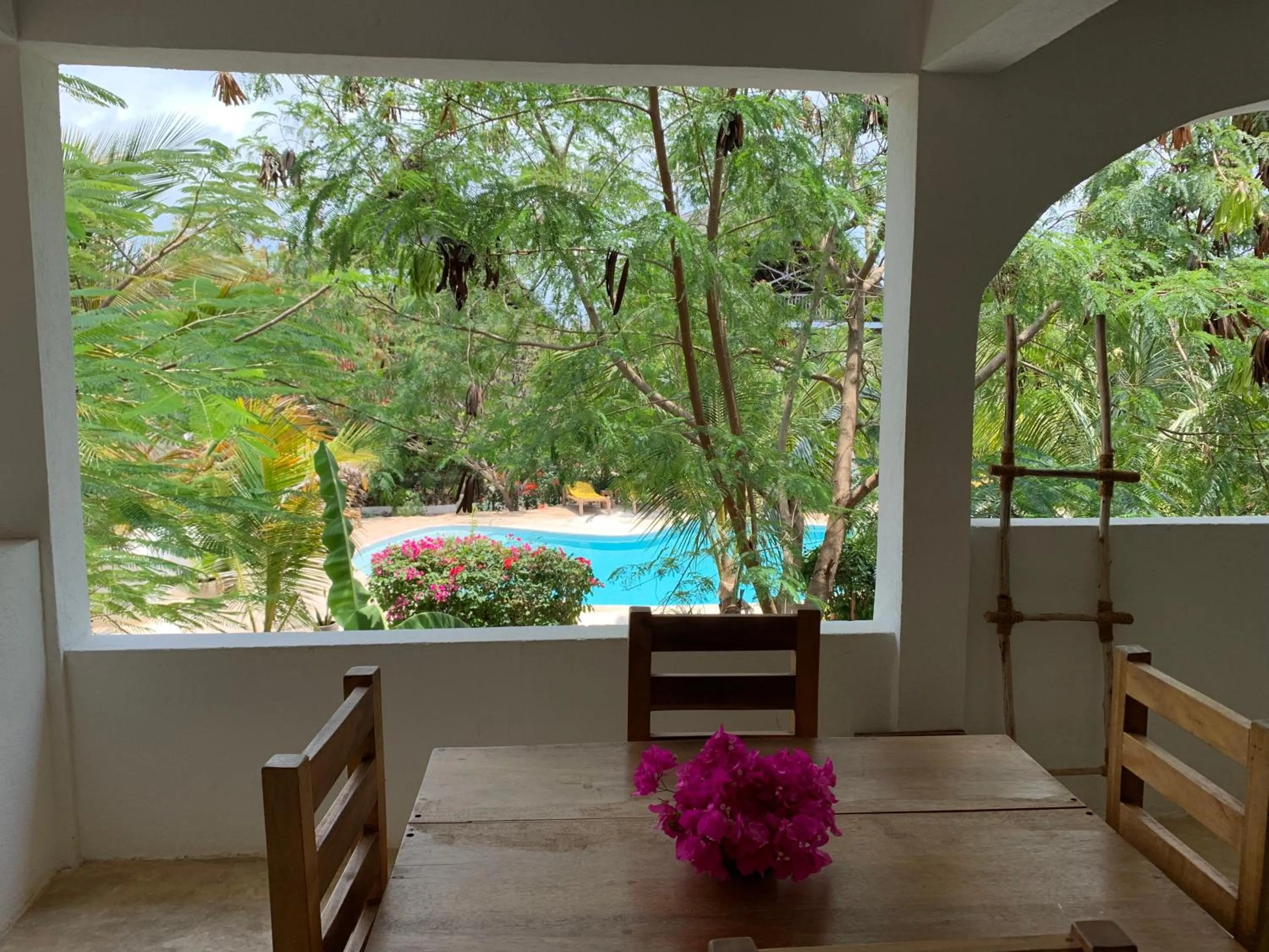 Apartment with Terrace in Breeze Residence