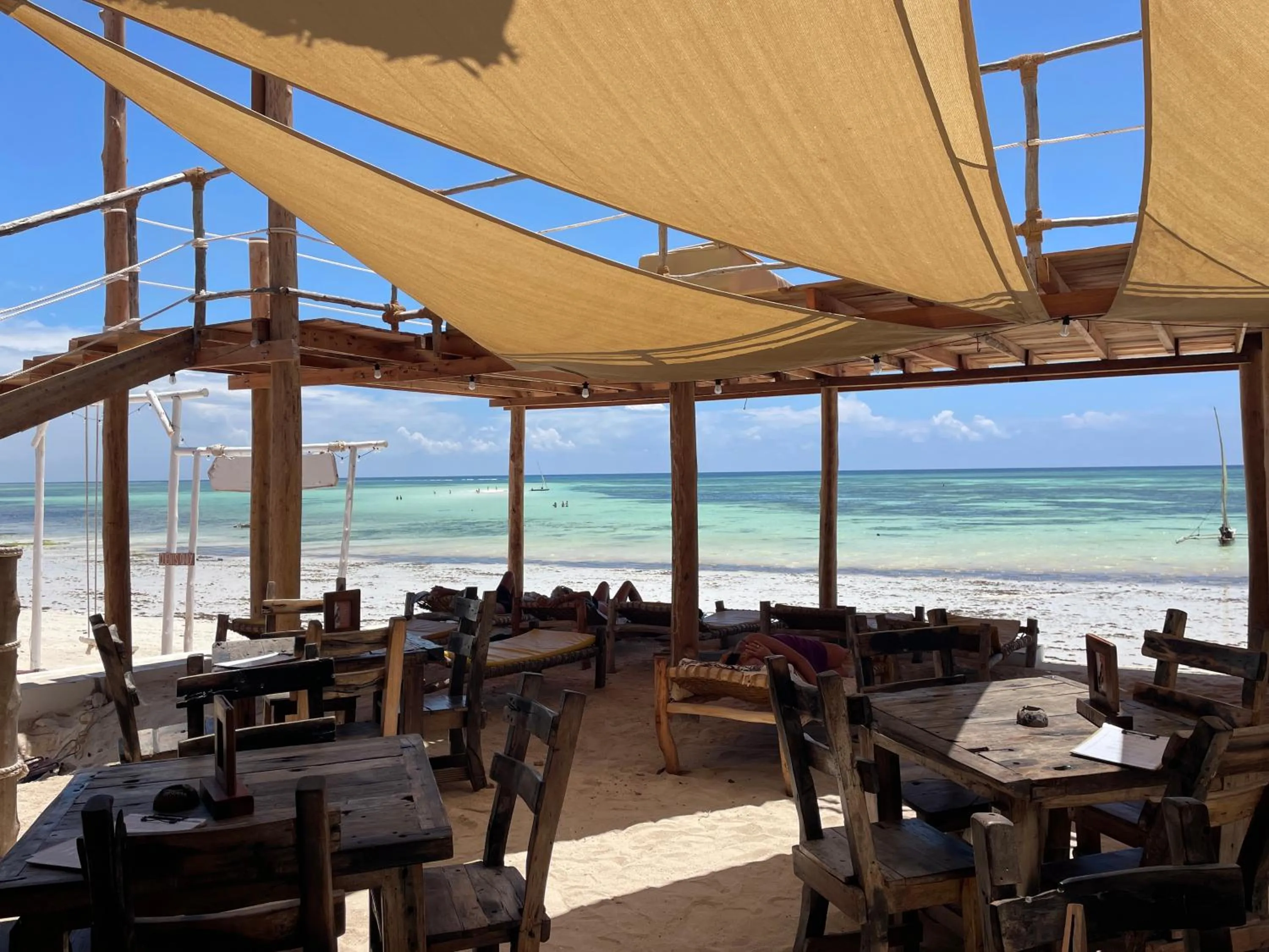 Beach in Breeze Residence