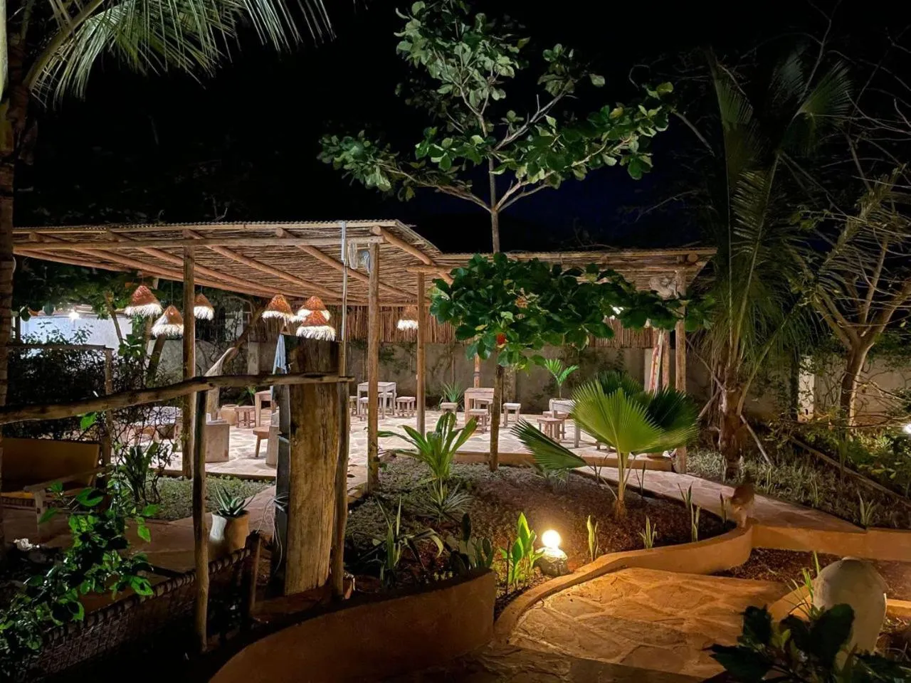 Restaurant/places to eat in Breeze Residence