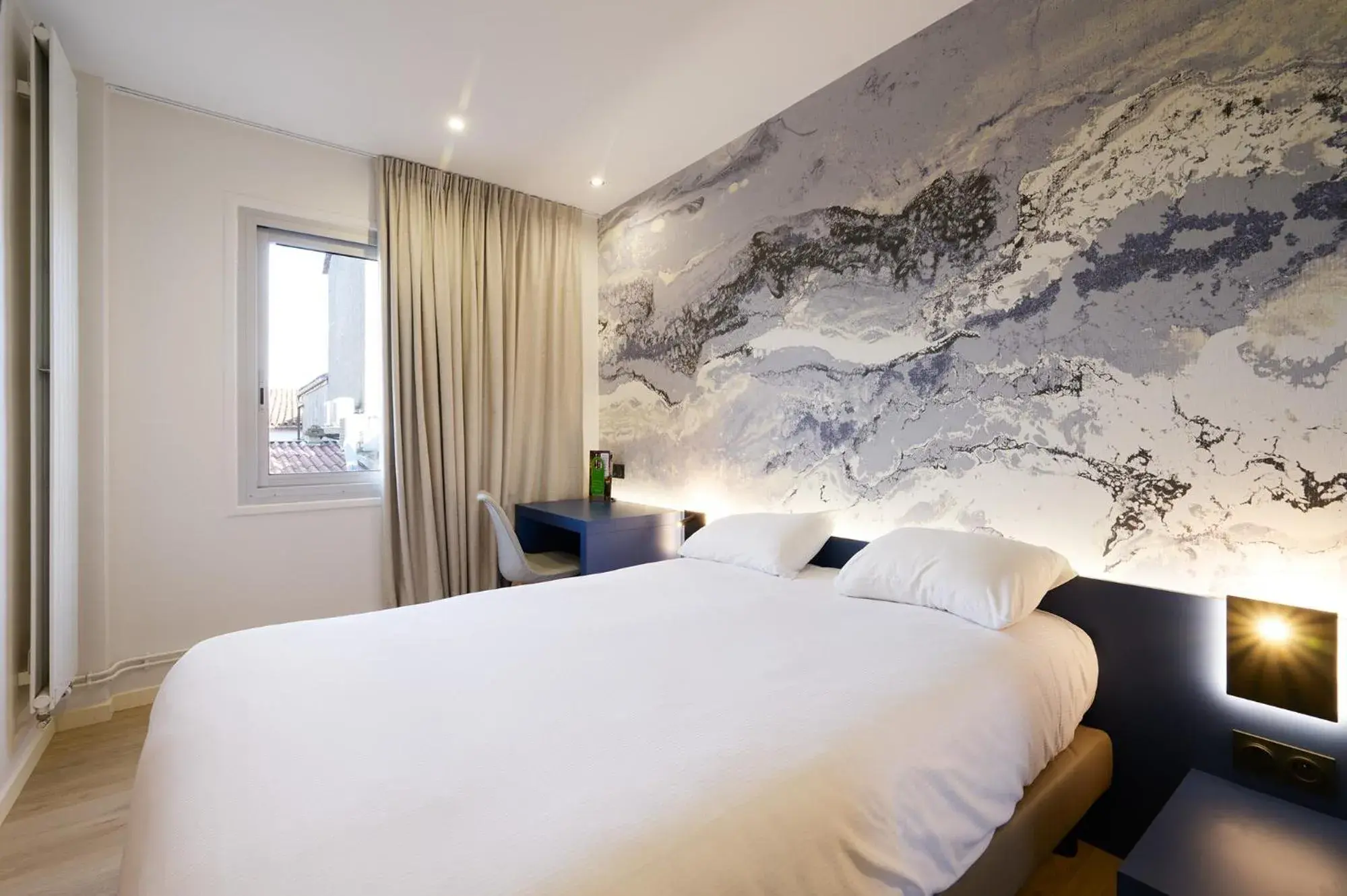 Double Room in Hotel Du Commerce Spa Double Room in Hotel Du Commerce Spa