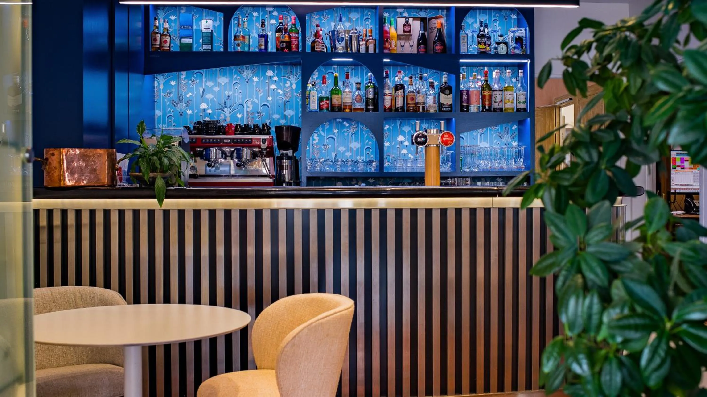 Lounge or bar in Hotel Du Commerce Spa