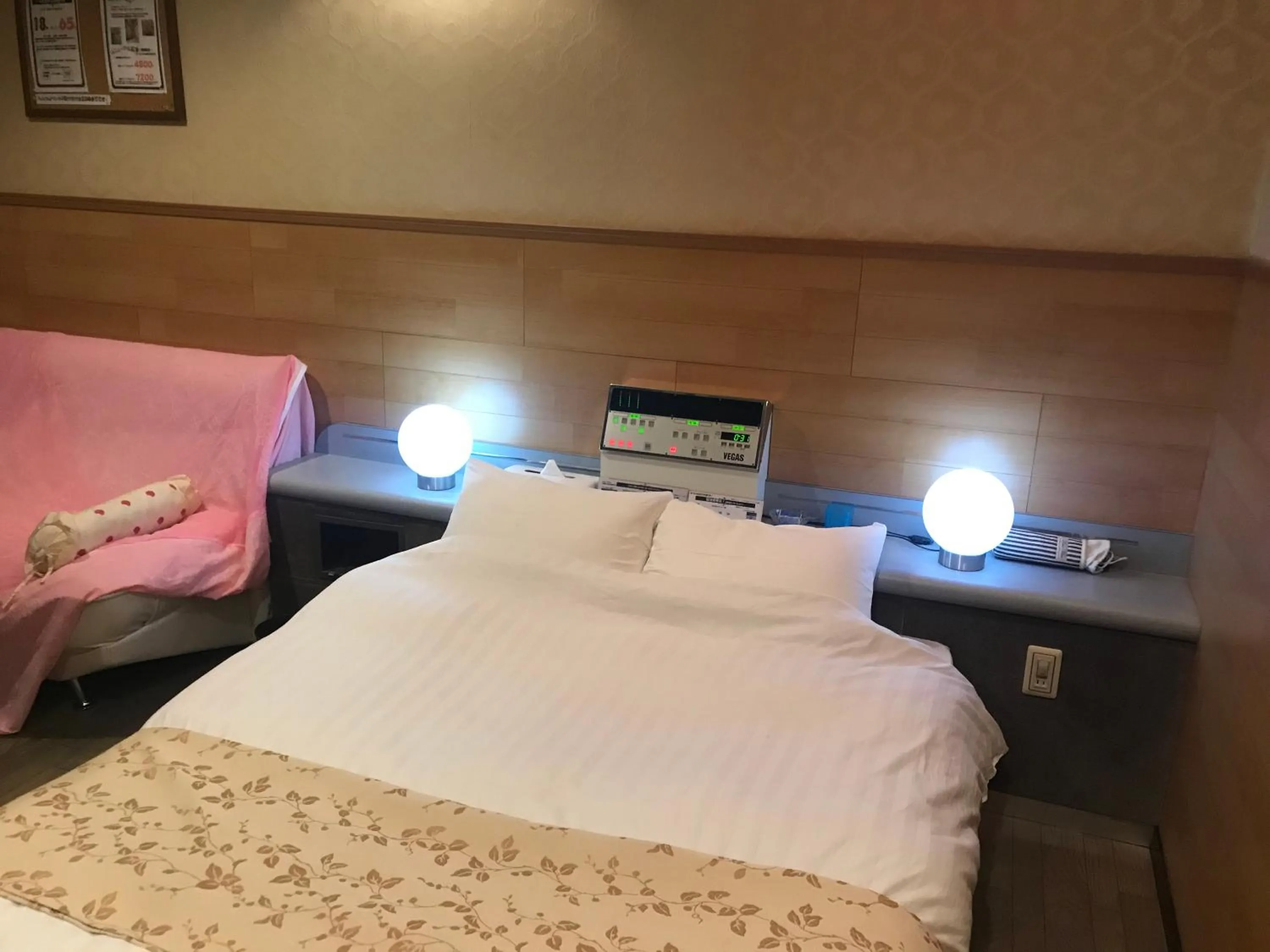 Photo of the whole room, Bed in Hotel Vegas (Adult Only)