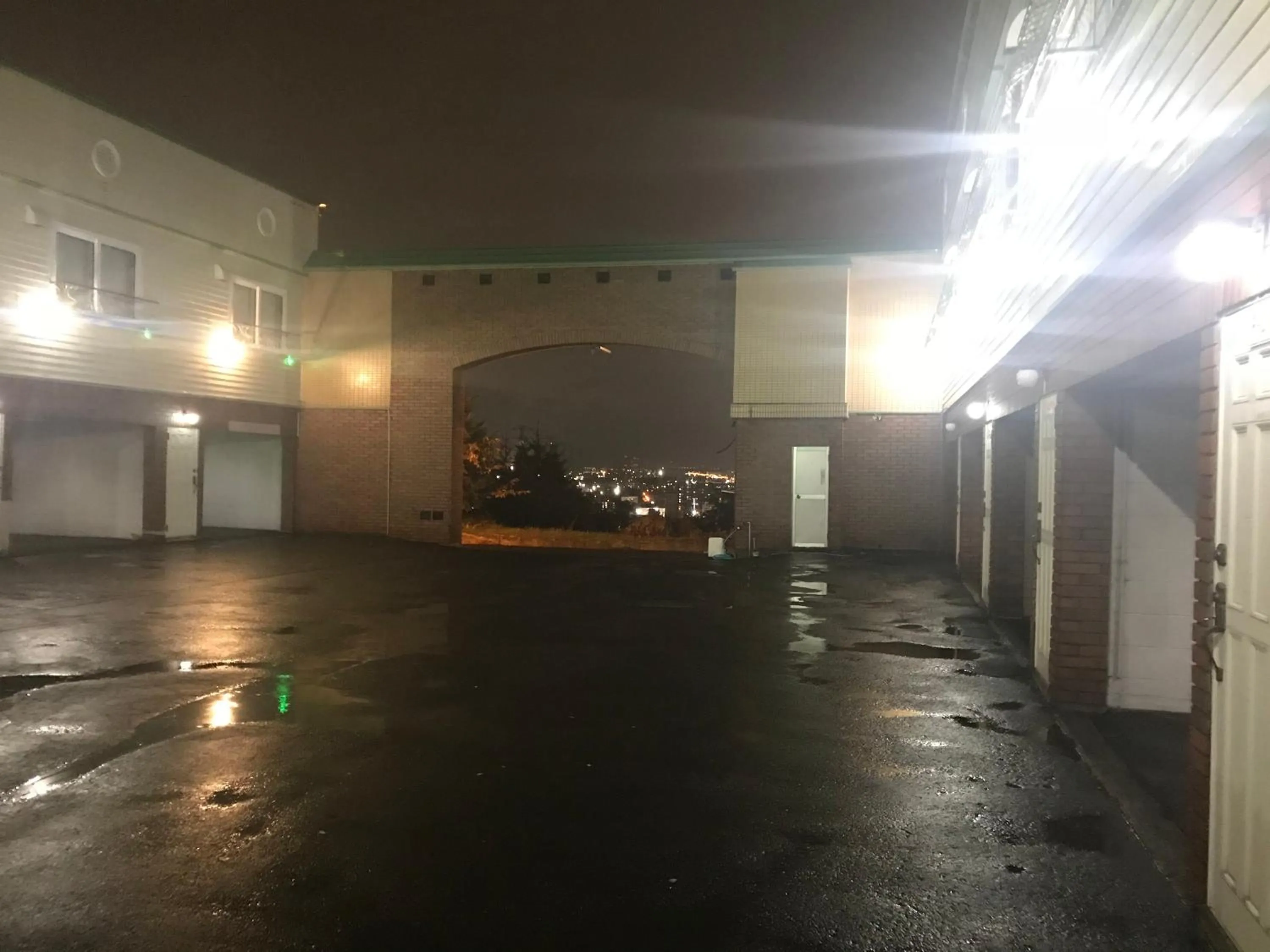 Property building in Hotel Vegas (Adult Only)