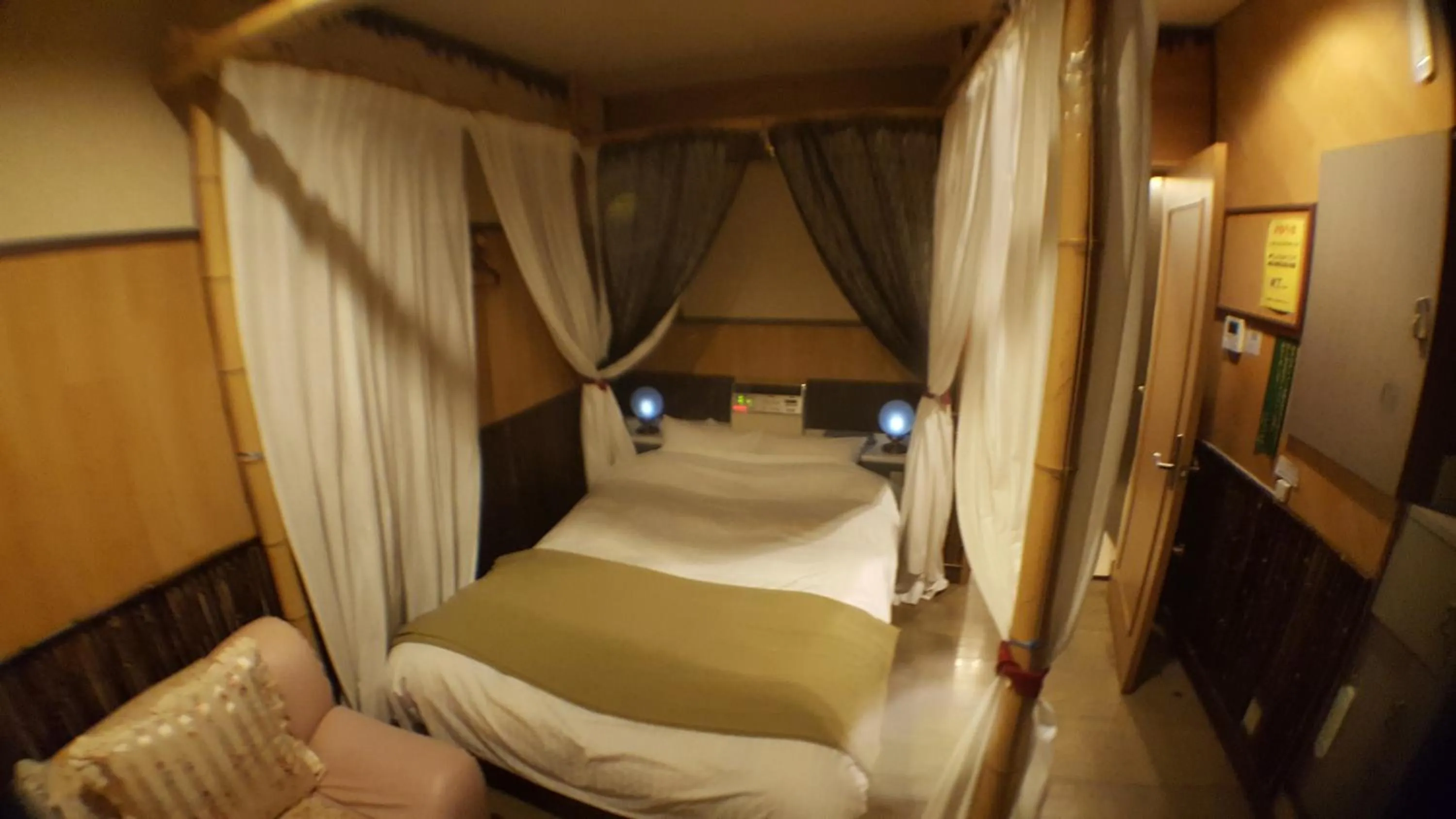 Bedroom, Bed in Hotel Vegas (Adult Only)