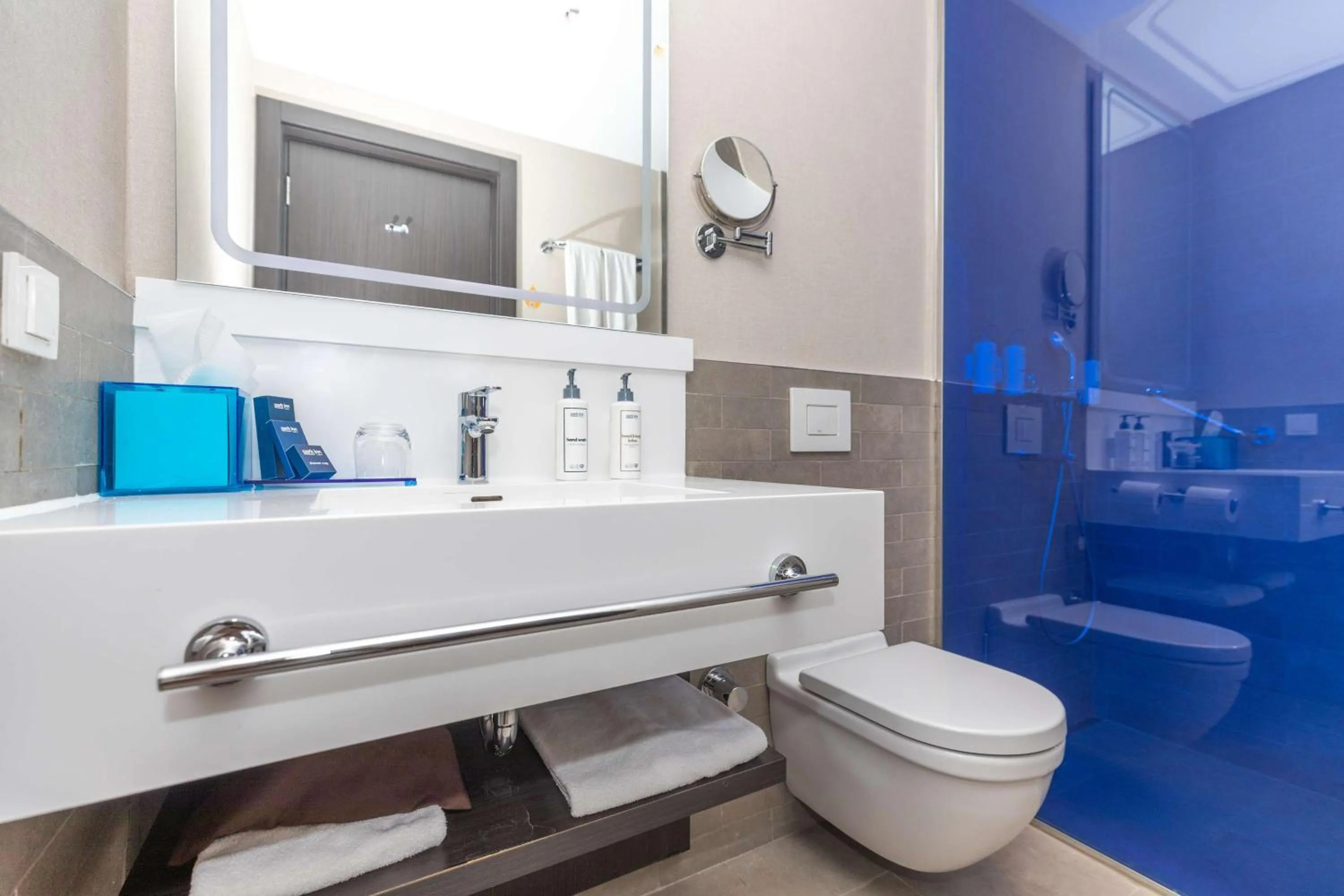 Bathroom in Park Inn by Radisson Istanbul Atasehir