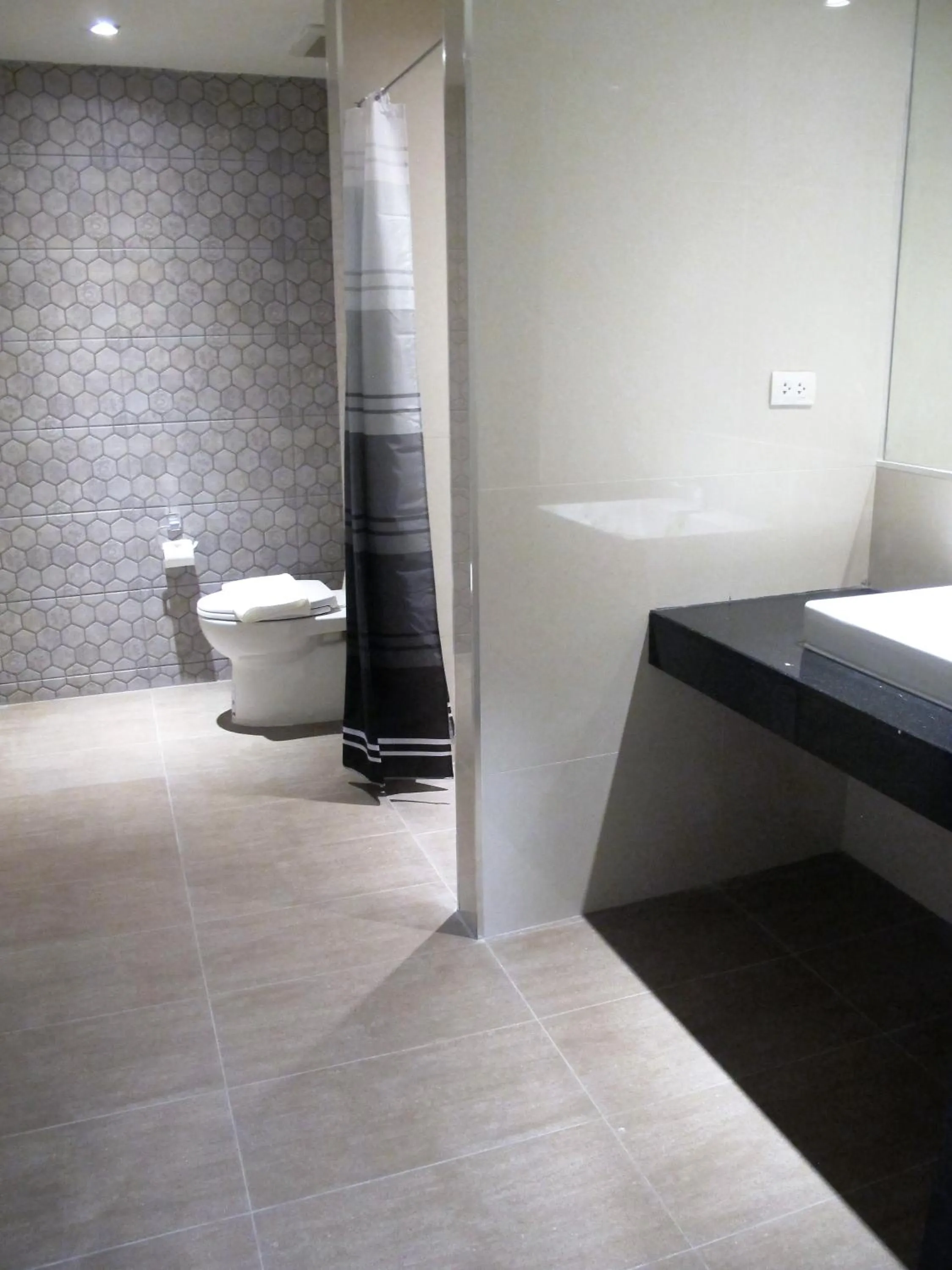 Bathroom in Suvarnabhumi Oriental Resort