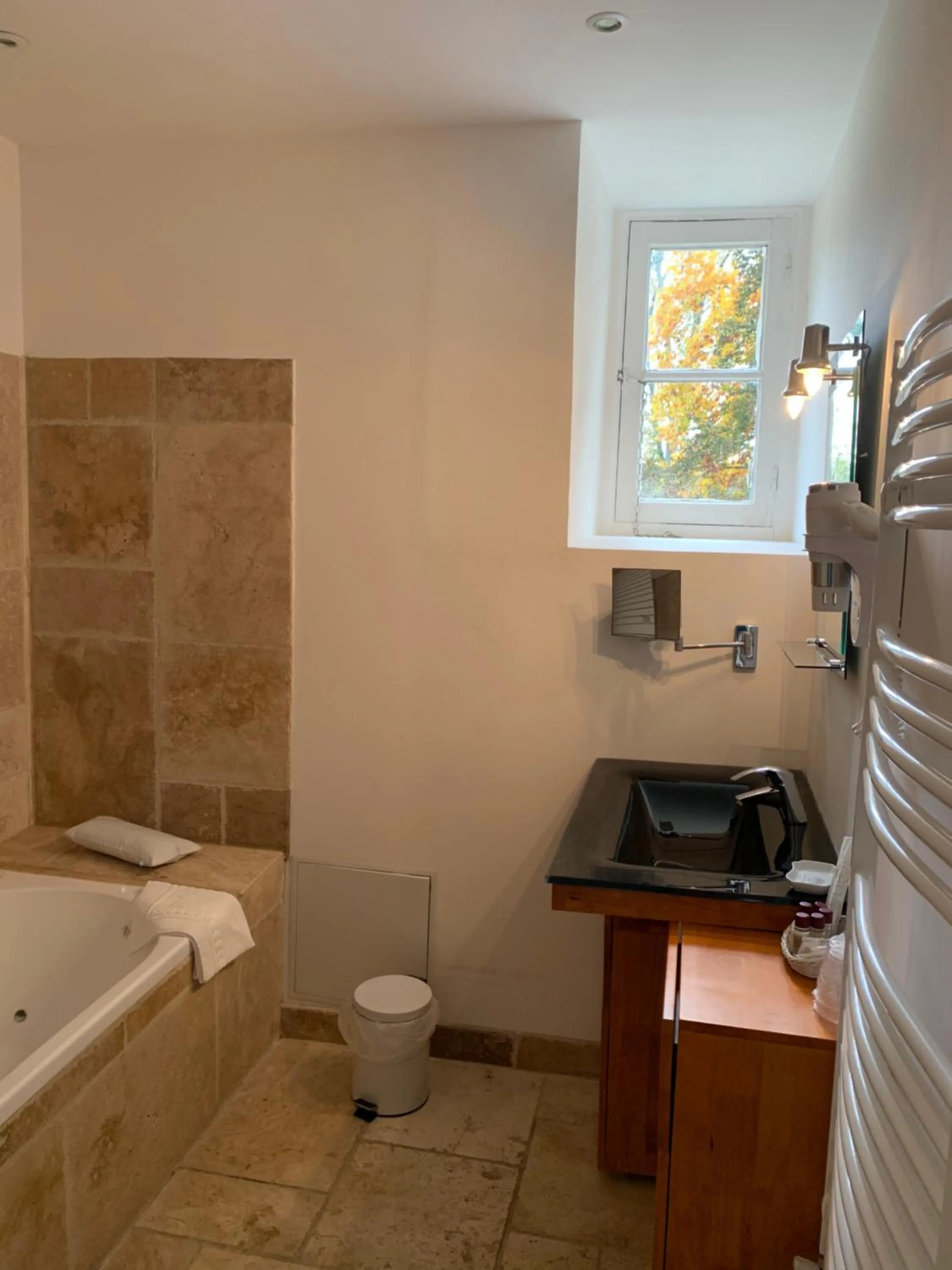 Bathroom in Hôtellerie Nouvelle de Villemartin