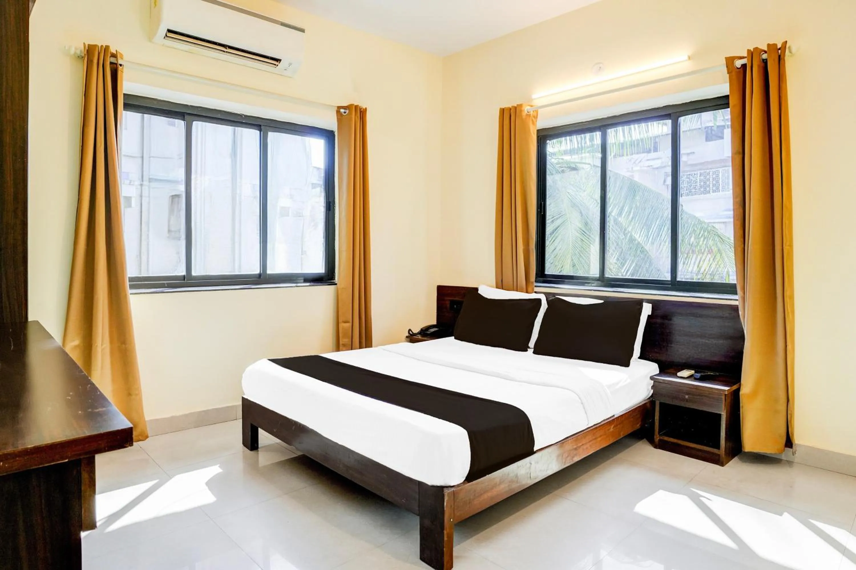 Bedroom, Bed in Super Collection O Panjim Near Miramar Beach