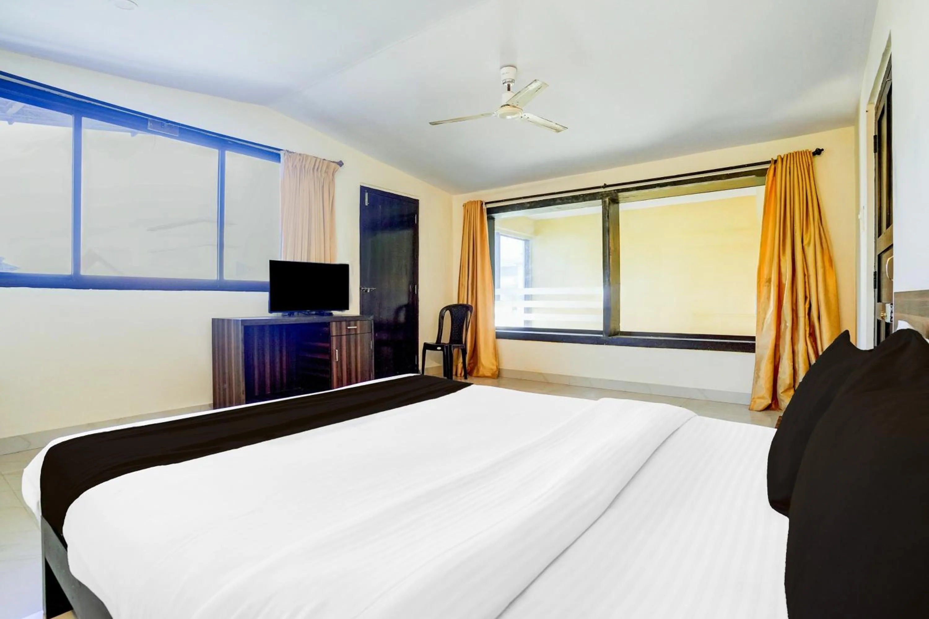 Bedroom, Bed in Super Collection O Panjim Near Miramar Beach