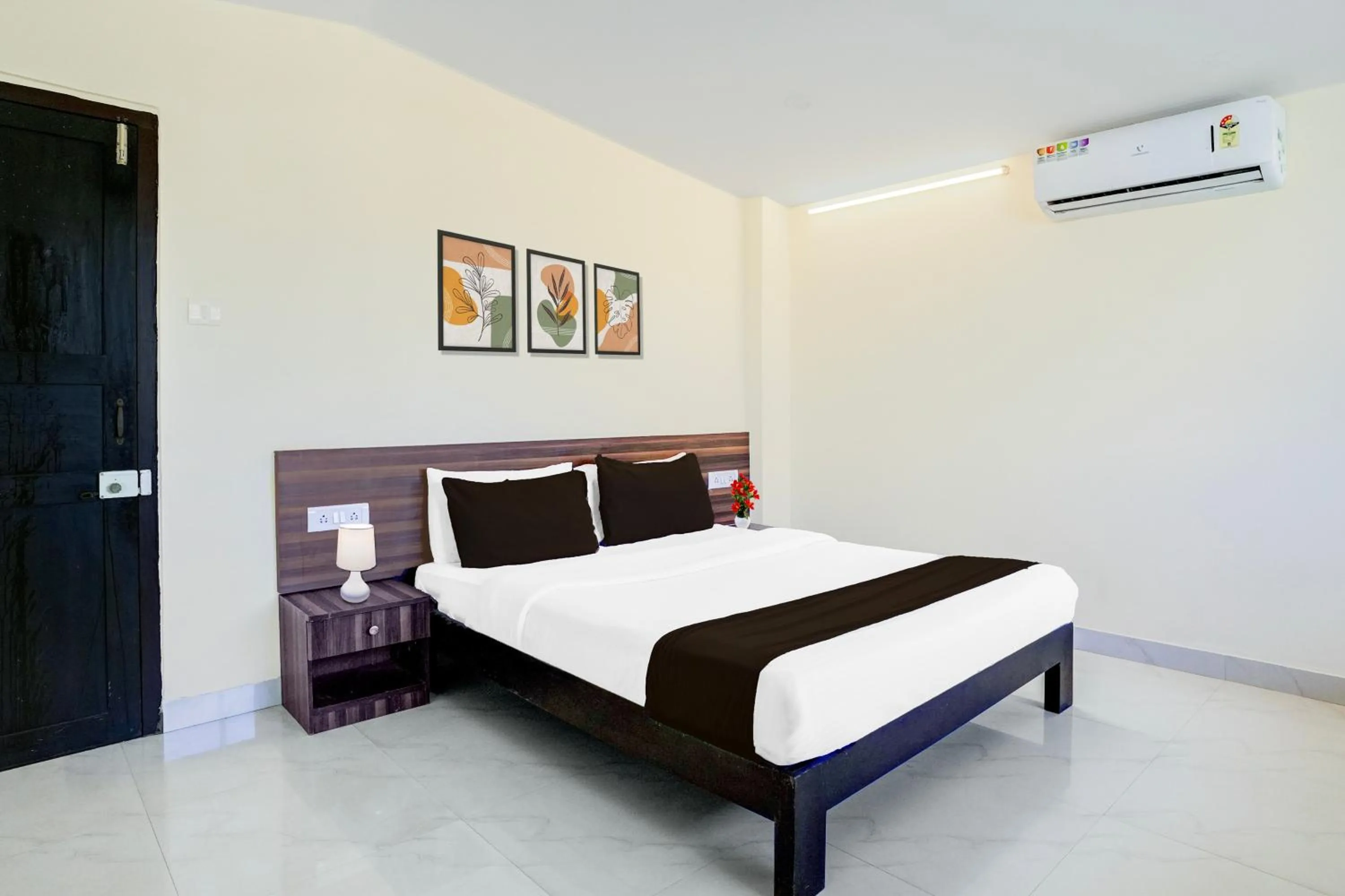Bedroom, Bed in Super Collection O Panjim Near Miramar Beach