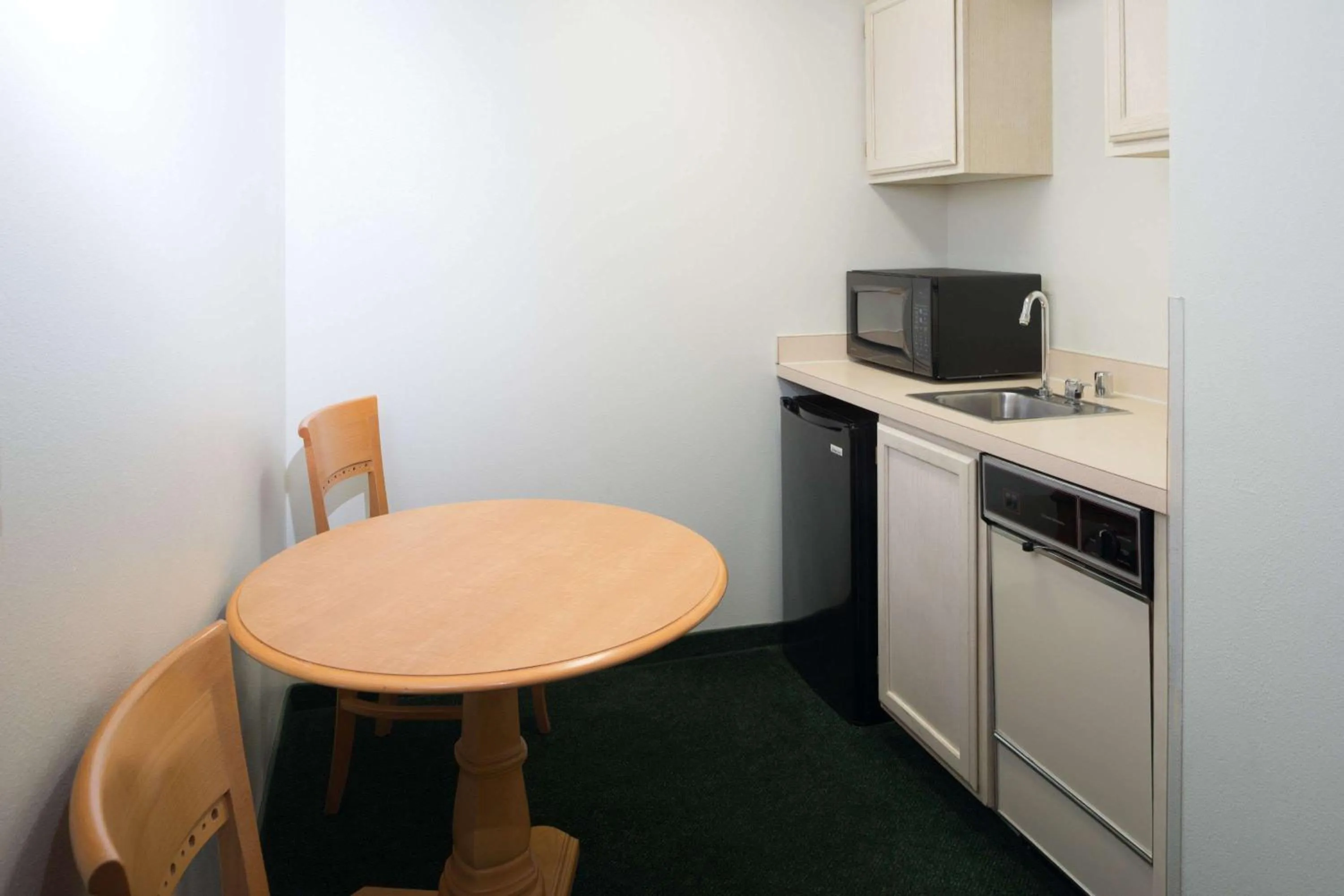 Photo of the whole room in Baymont by Wyndham Coeur D Alene