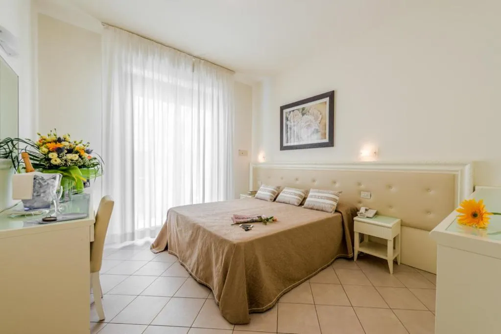 Photo of the whole room, Bed in Hotel Athena