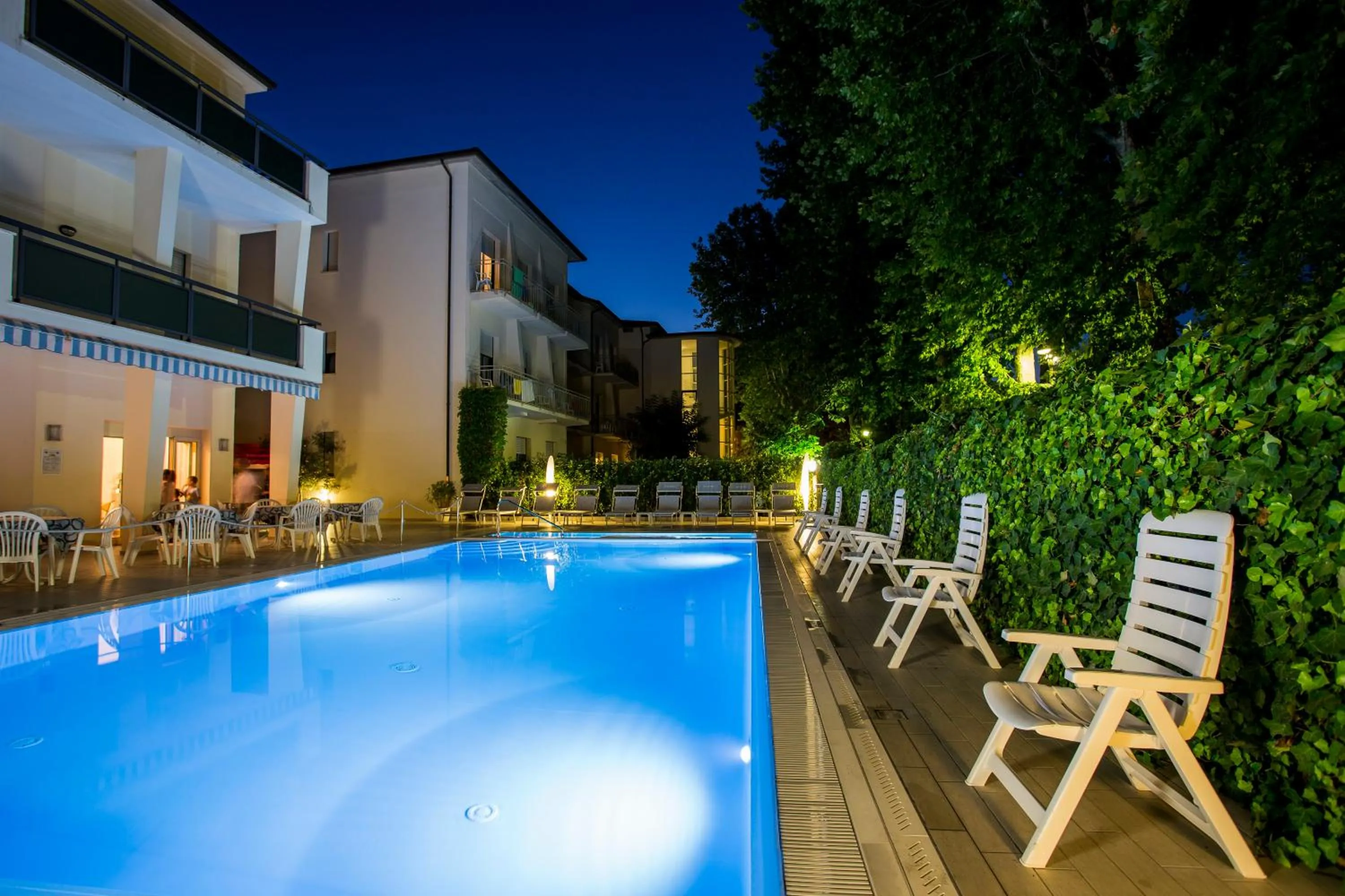 Night in Hotel Athena