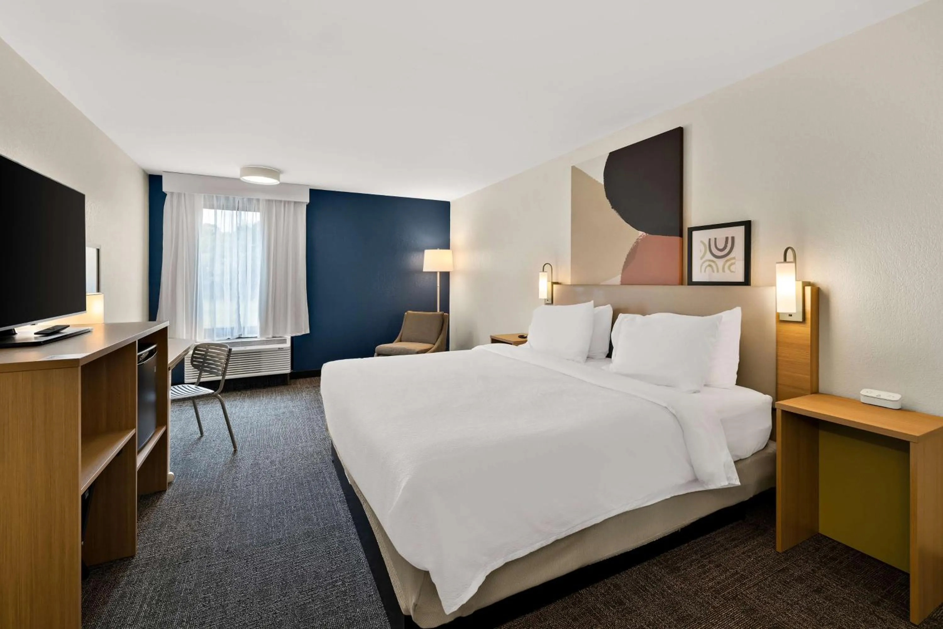 Bed in Spark By Hilton Tifton