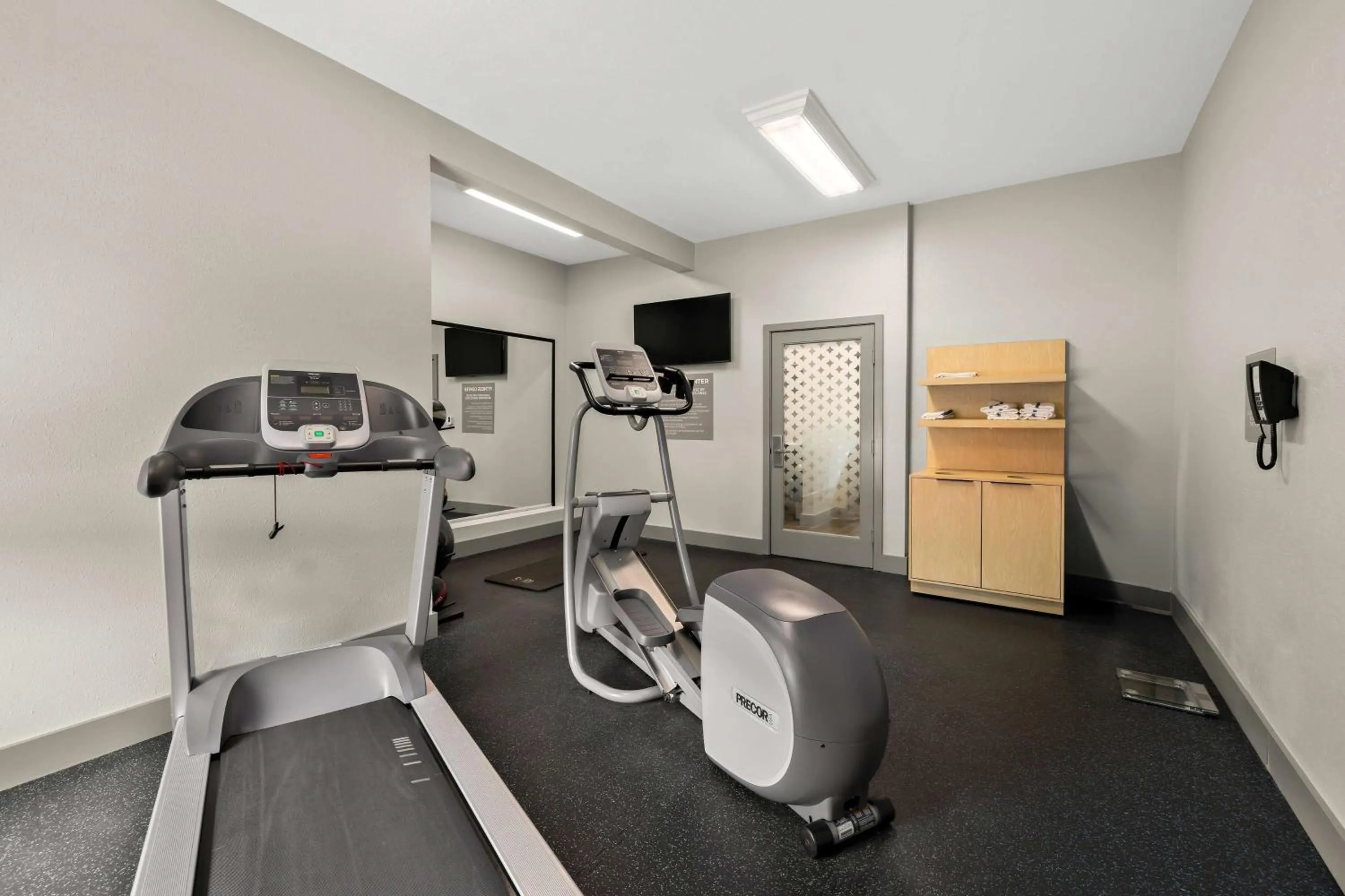 Fitness centre/facilities in Spark By Hilton Tifton