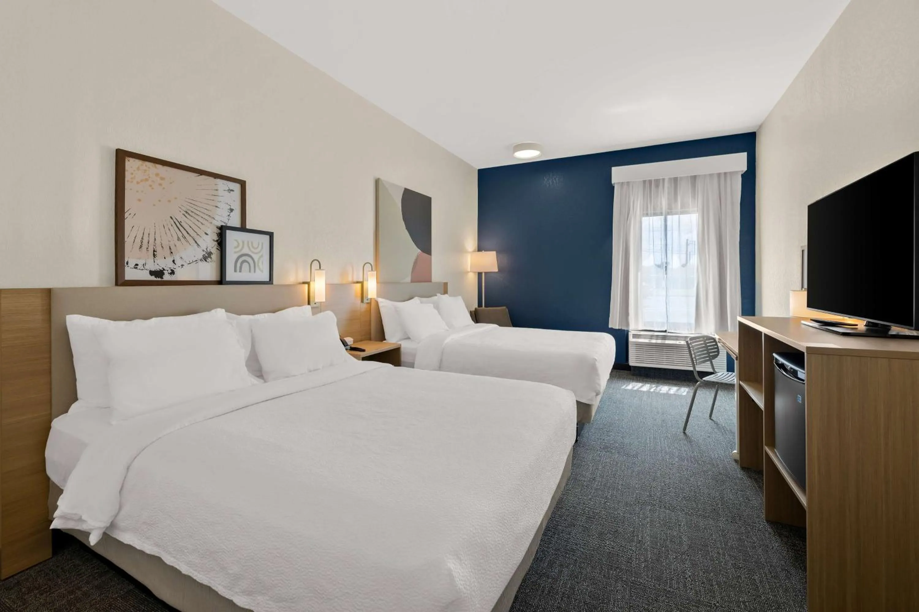 Bed in Spark By Hilton Tifton