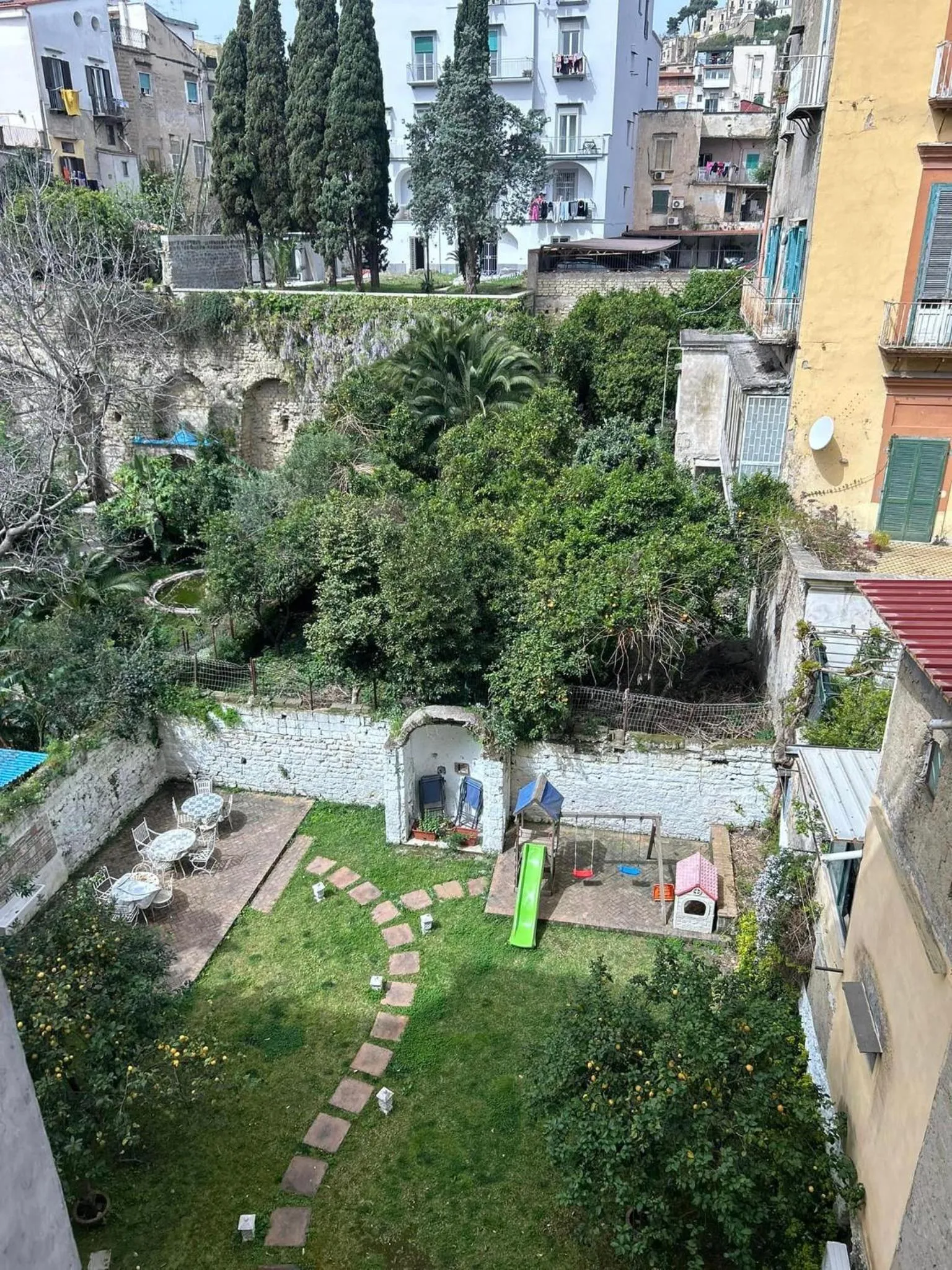 Property building in B&b Next Stop Napoli