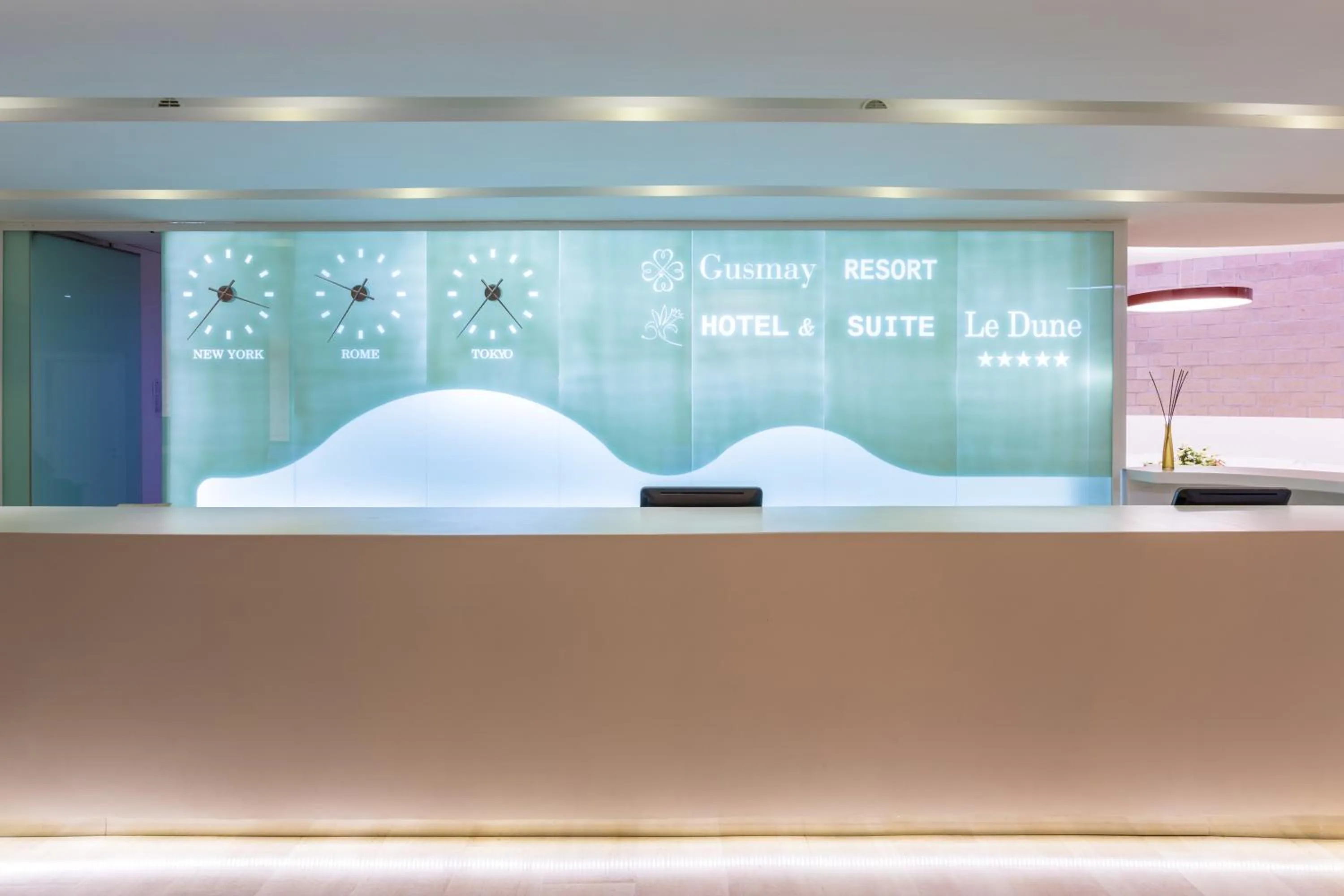 Lobby or reception in Valtur Baia del Gusmay Beach Resort